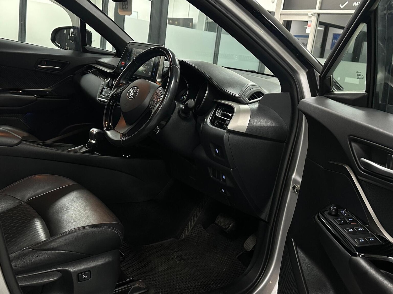 Used Toyota C-HR 2018 for sale - 77065645: Photo 20