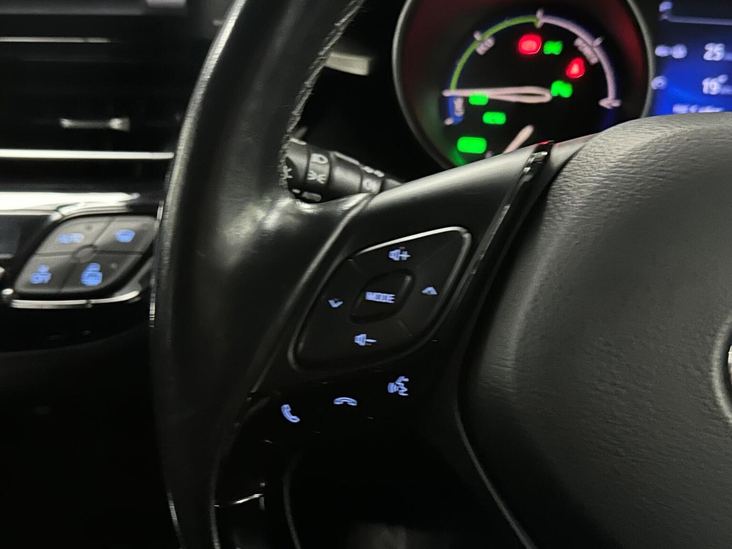 Used Toyota C-HR 2018 for sale - 77065645: Photo 24