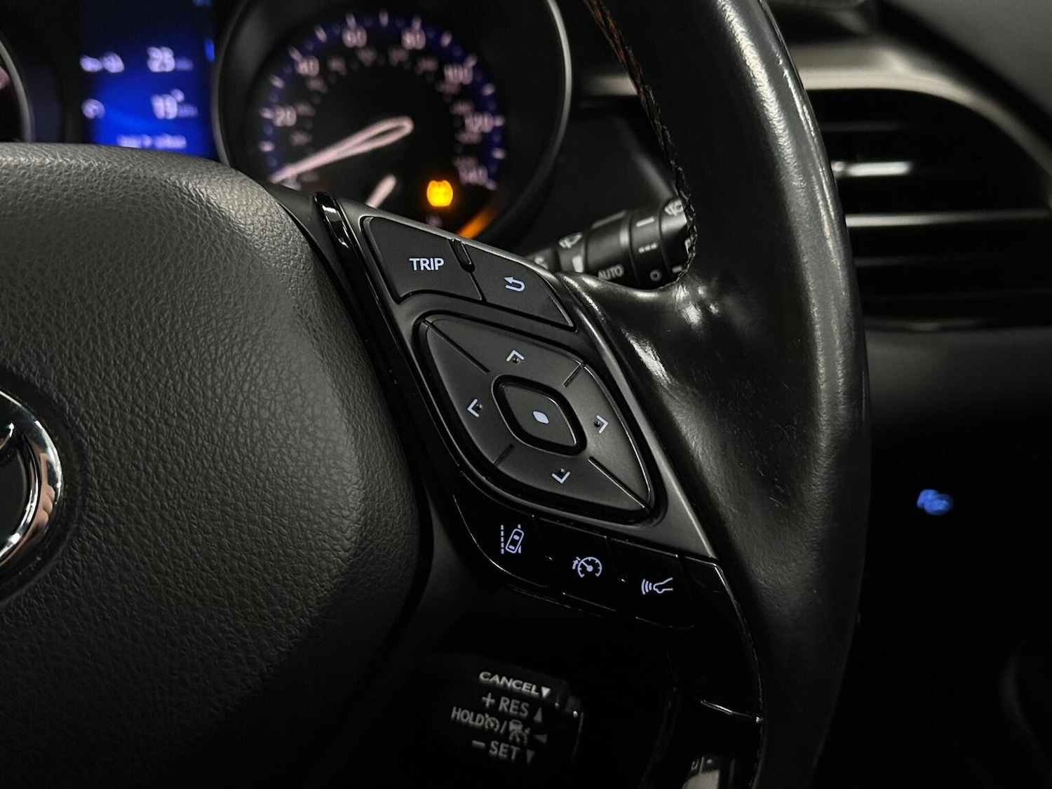 Used Toyota C-HR 2018 for sale - 77065645: Photo 25