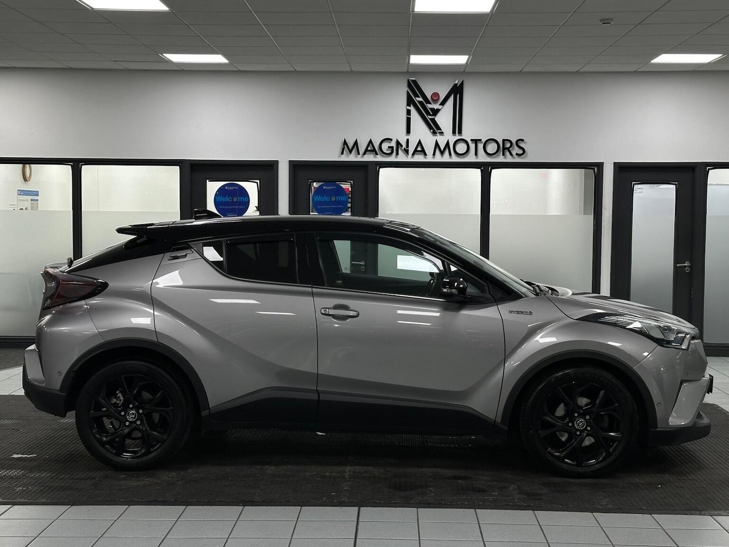 Used Toyota C-HR 2018 for sale - 77065645: Photo 3