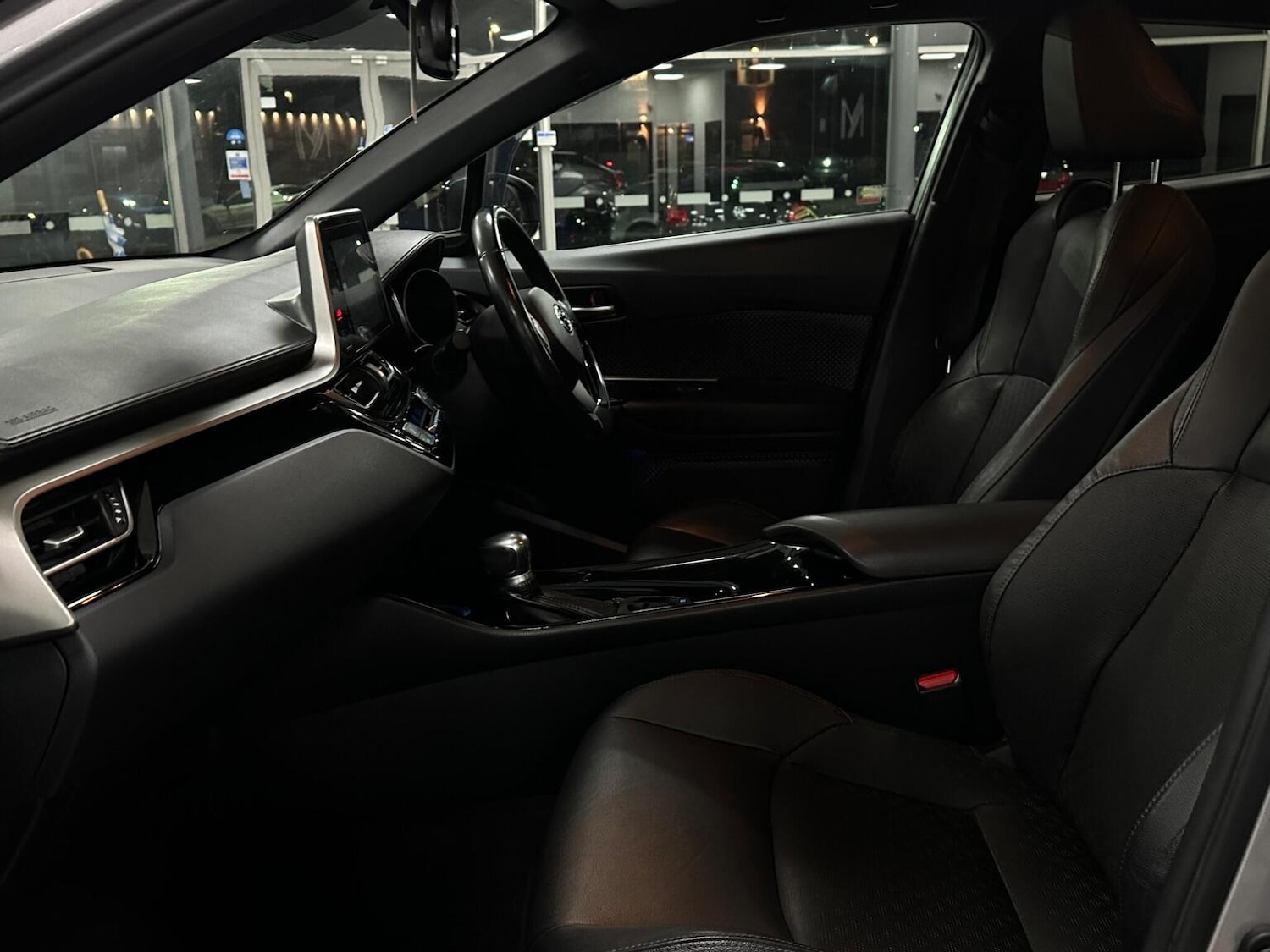 Used Toyota C-HR 2018 for sale - 77065645: Photo 38