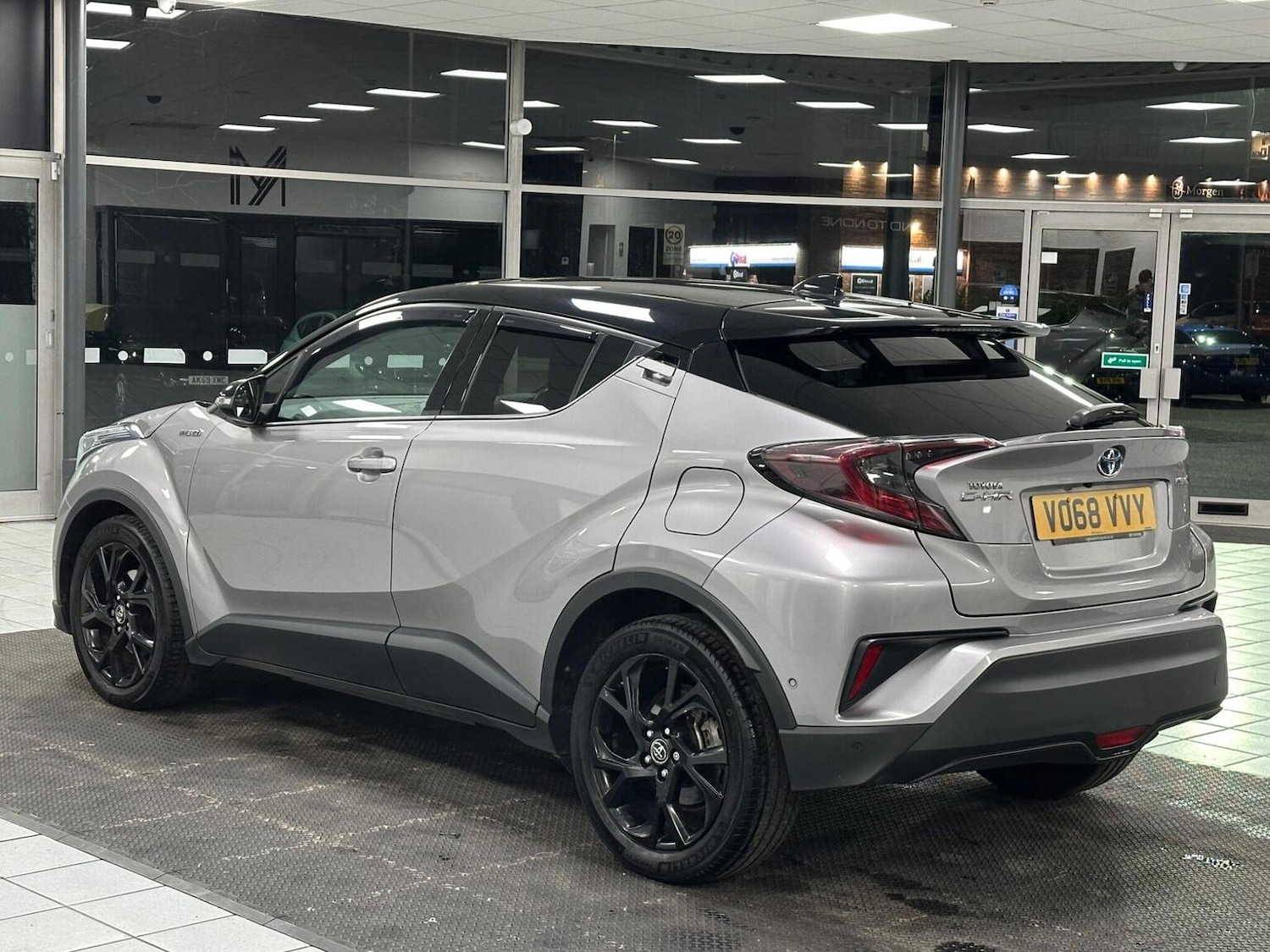 Used Toyota C-HR 2018 for sale - 77065645: Photo 9