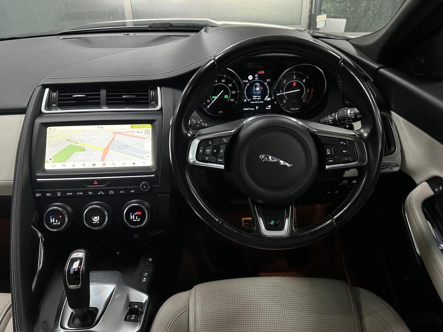 Used Jaguar E-Pace 2018 for sale - 76712441: Photo 17