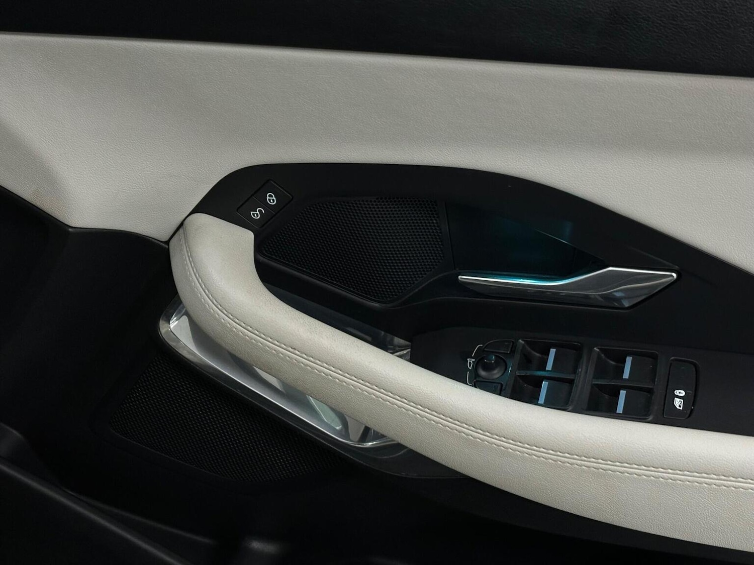 Used Jaguar E-Pace 2018 for sale - 76712441: Photo 19