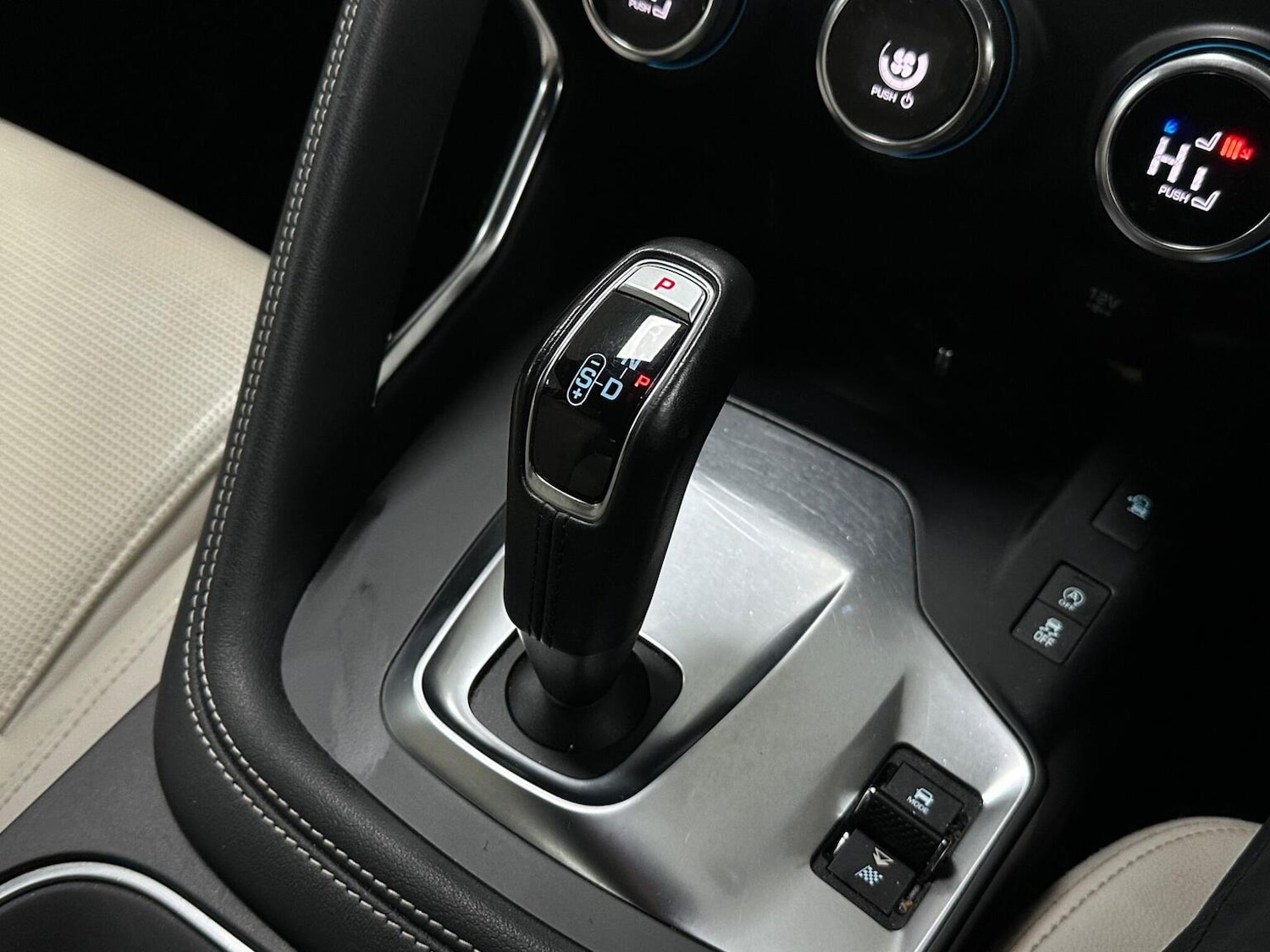 Used Jaguar E-Pace 2018 for sale - 76712441: Photo 26