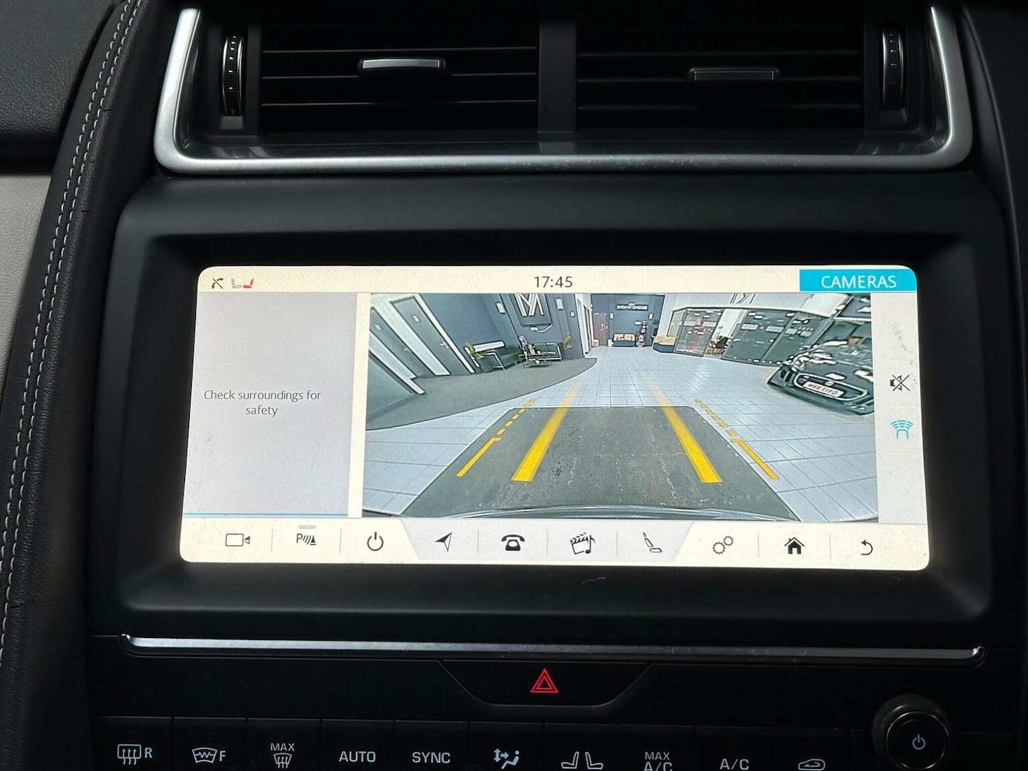 Used Jaguar E-Pace 2018 for sale - 76712441: Photo 29