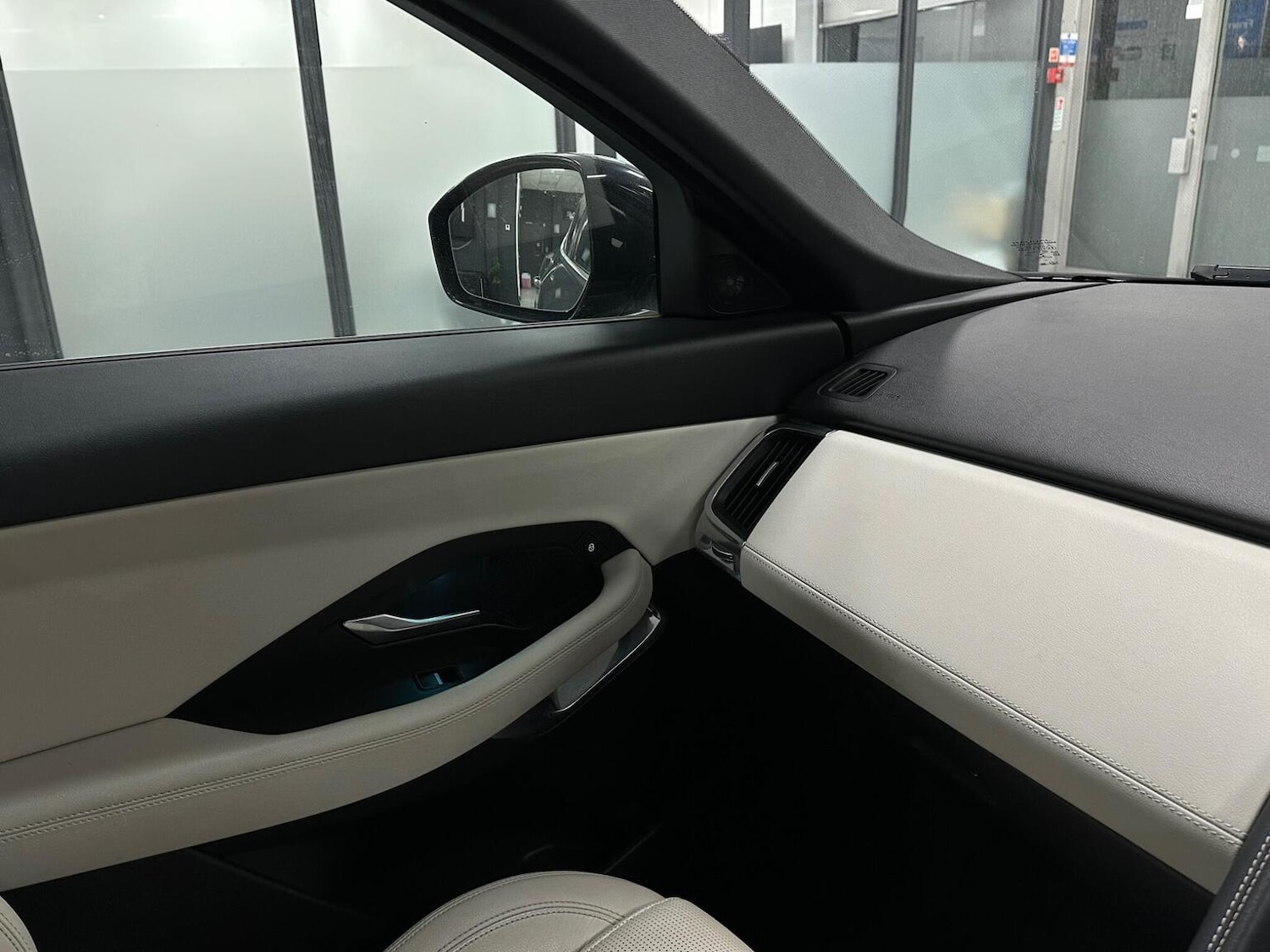 Used Jaguar E-Pace 2018 for sale - 76712441: Photo 30