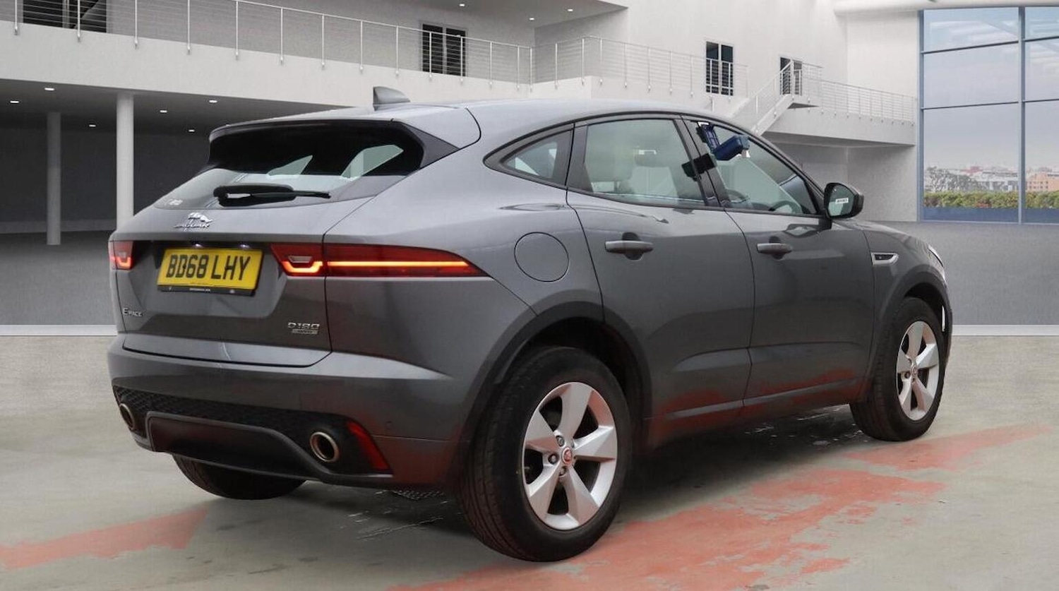 Used Jaguar E-Pace 2018 for sale - 76712441: Photo 4