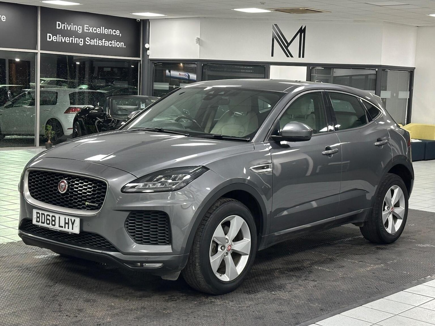 Used Jaguar E-Pace 2018 for sale - 76712441: Photo 7