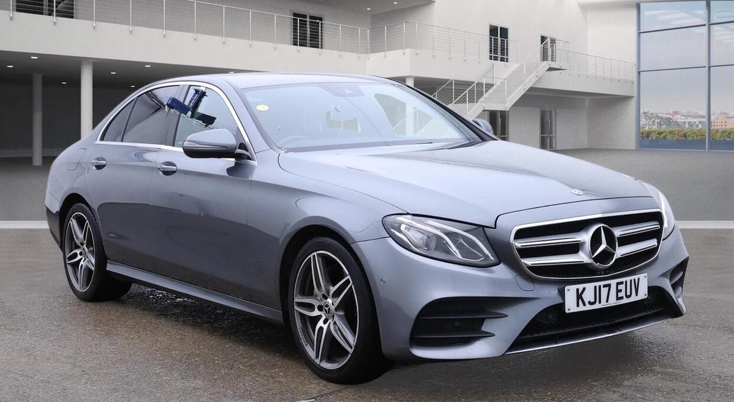 Used Mercedes-Benz E Class 2017 for sale - 76924418: Photo 1