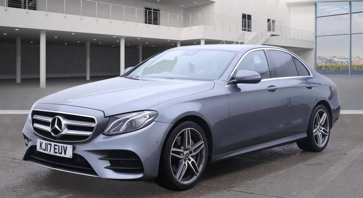 Used Mercedes-Benz E Class 2017 for sale - 76924418: Photo 2