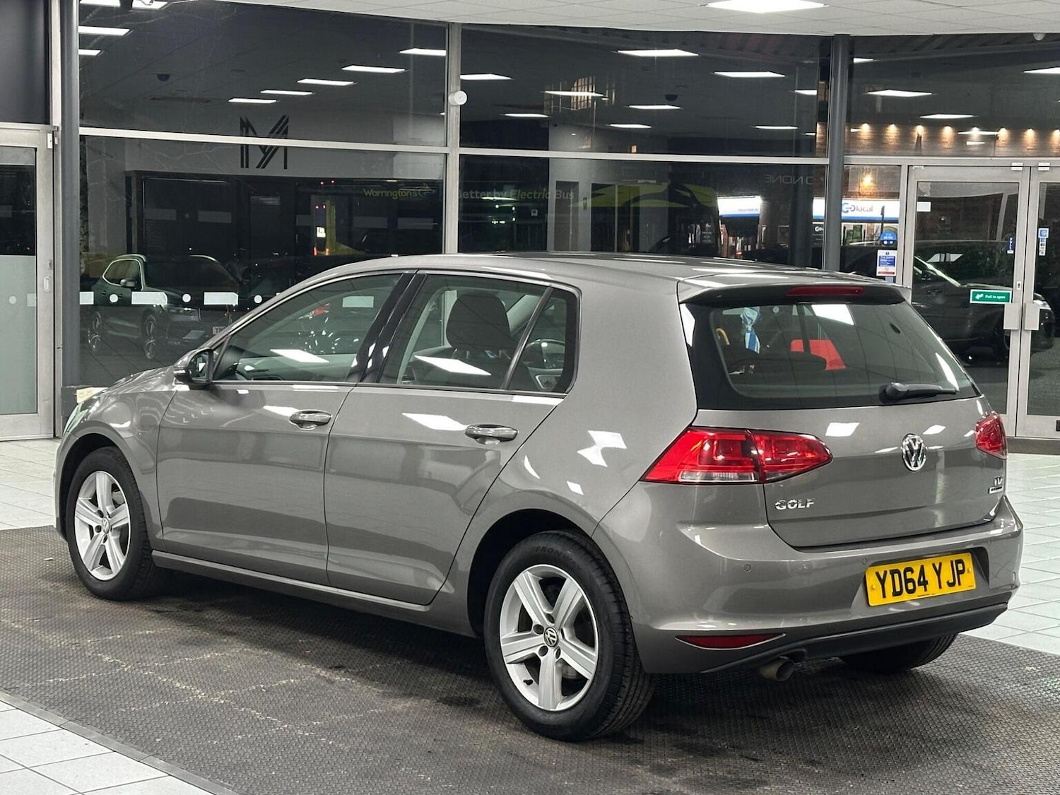 Used Volkswagen Golf 2014 for sale - 77228222: Photo 8