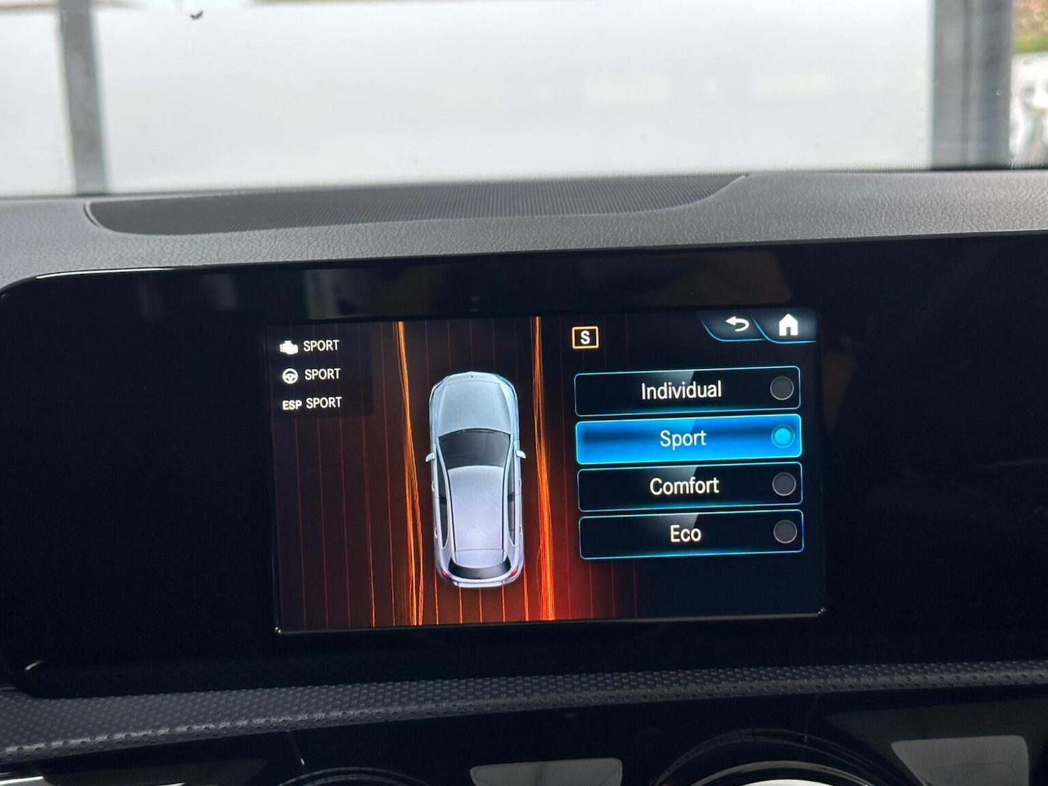 Used Mercedes-Benz A-Class 2018 for sale - 76656038: Photo 30