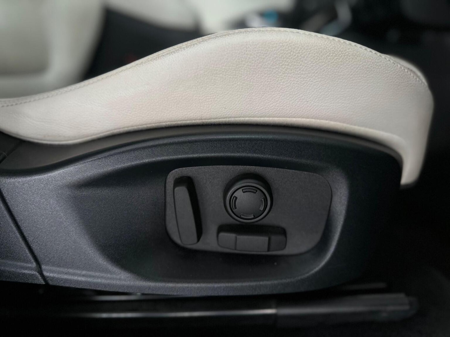 Used Jaguar E-Pace 2018 for sale - 76656089: Photo 22