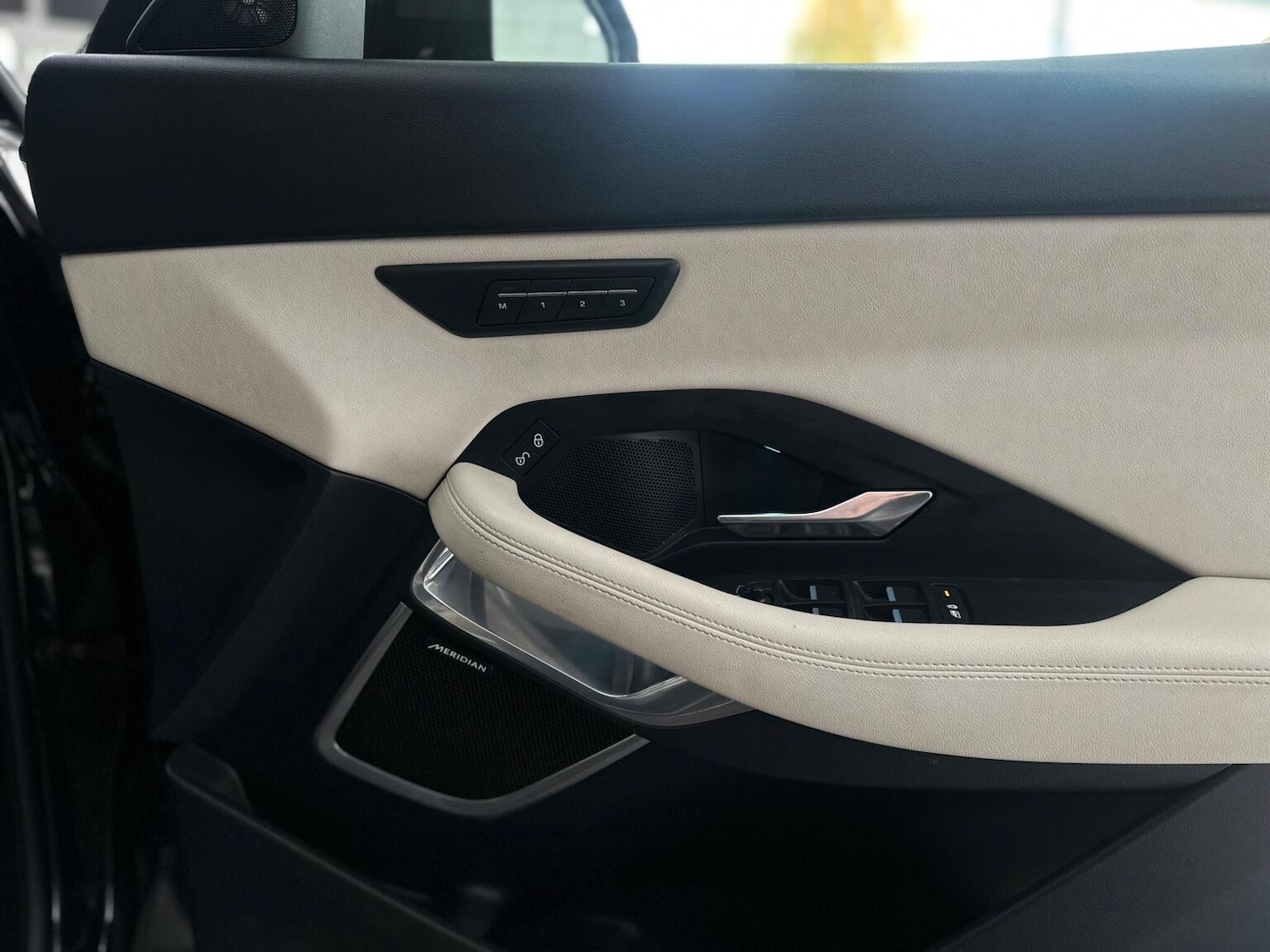 Used Jaguar E-Pace 2018 for sale - 76656089: Photo 23