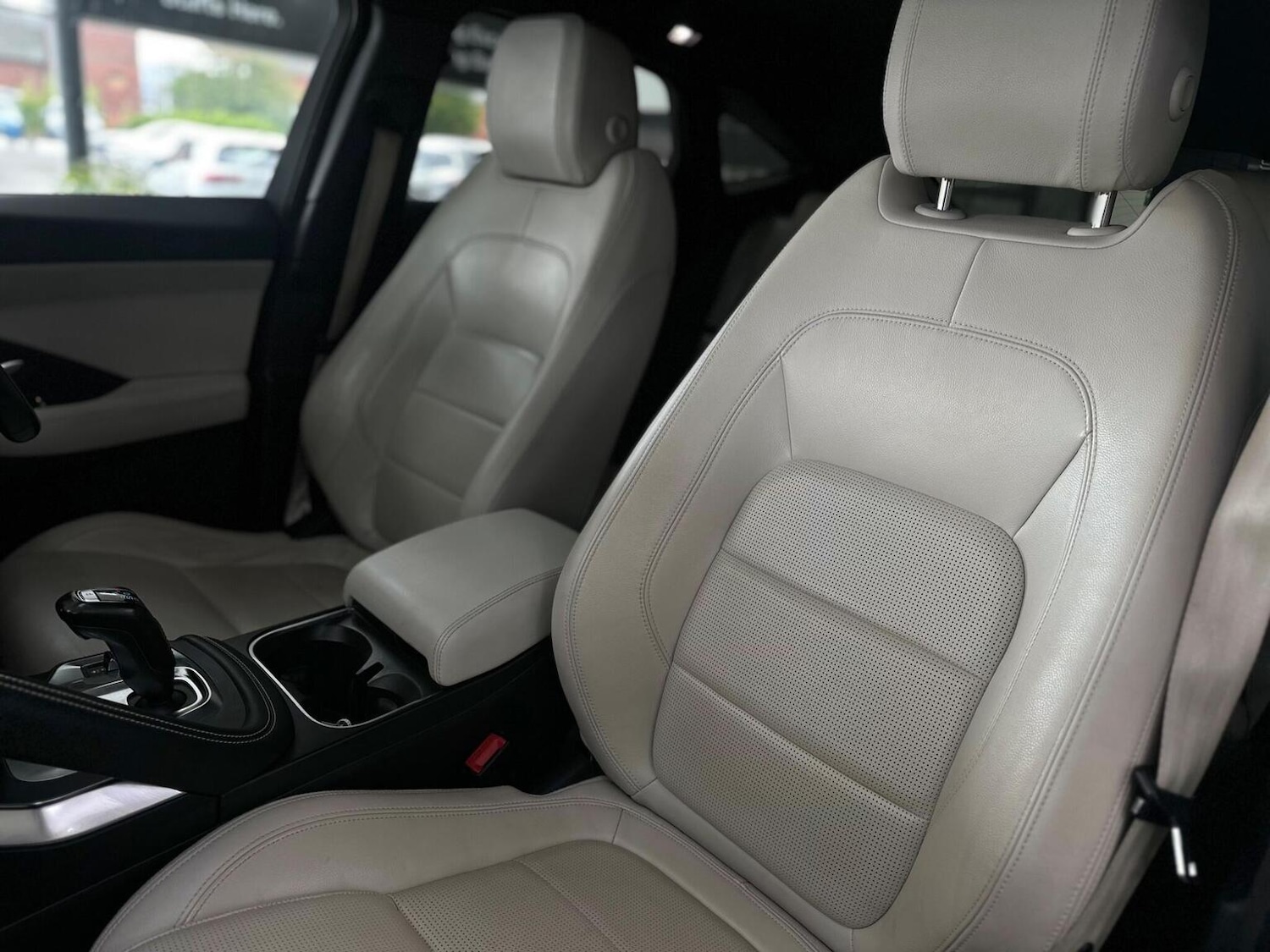 Used Jaguar E-Pace 2018 for sale - 76656089: Photo 41