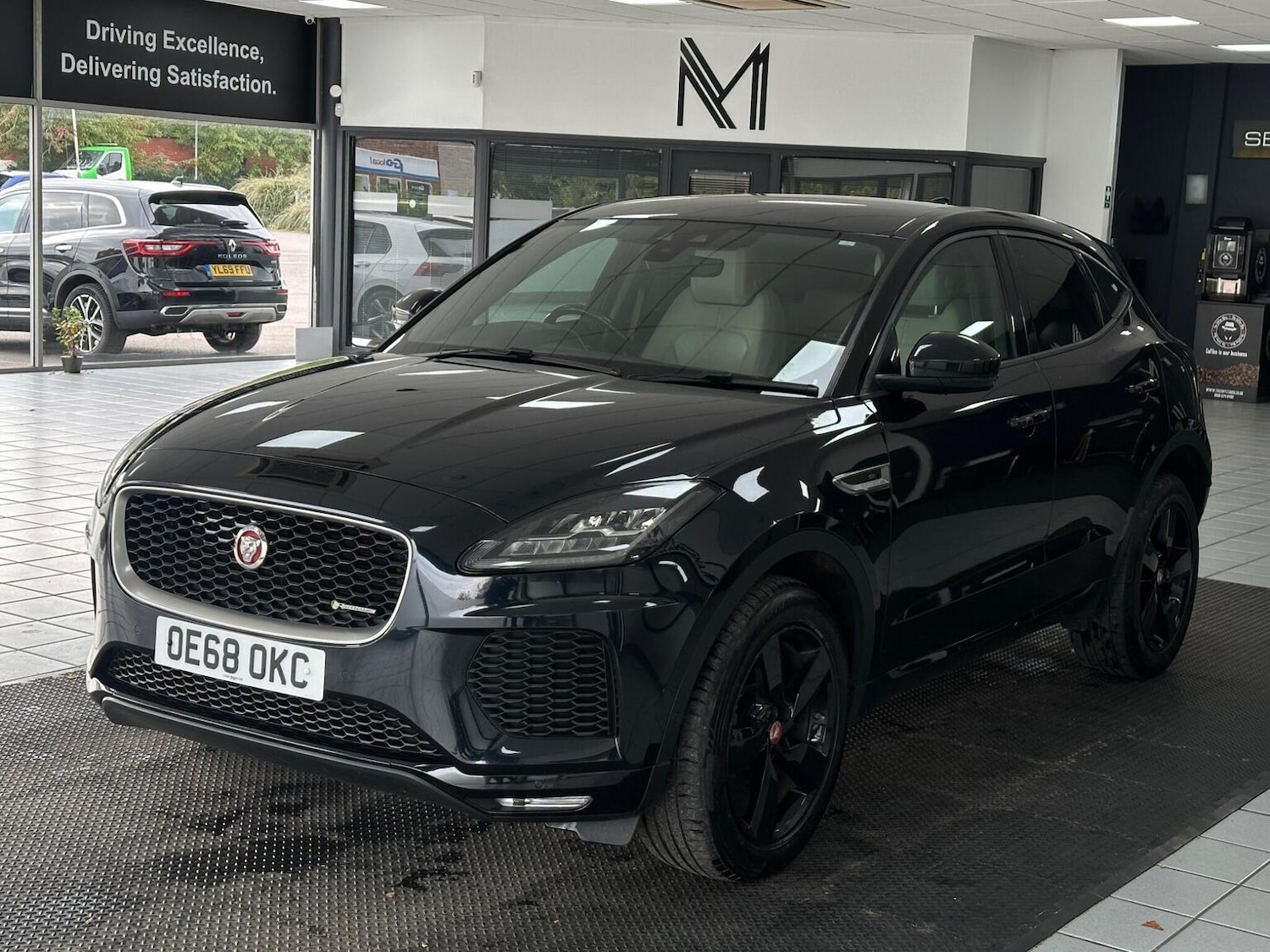 Used Jaguar E-Pace 2018 for sale - 76656089: Photo 7