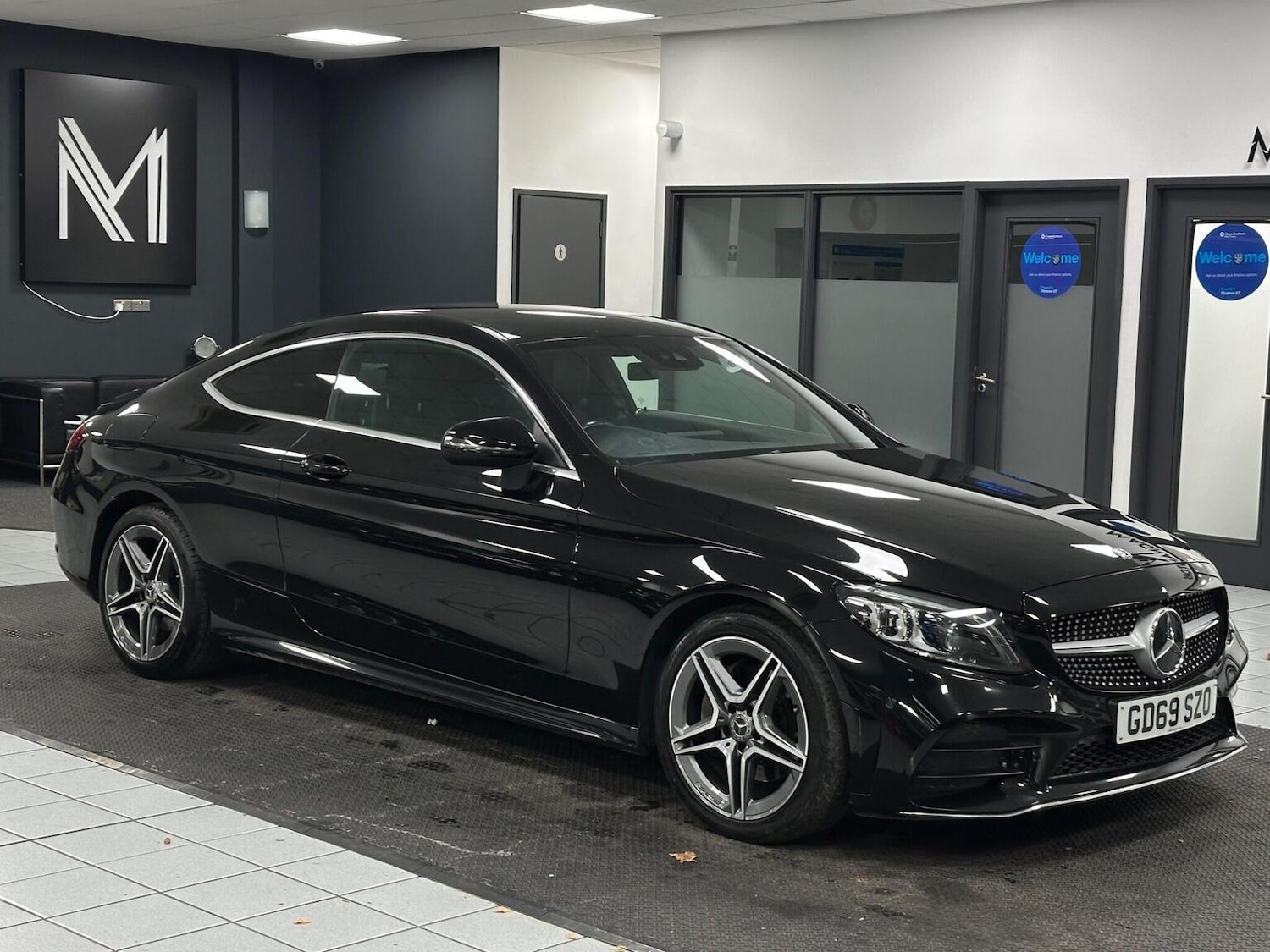 Used Mercedes-Benz C Class 2020 for sale - 76712687: Photo 2