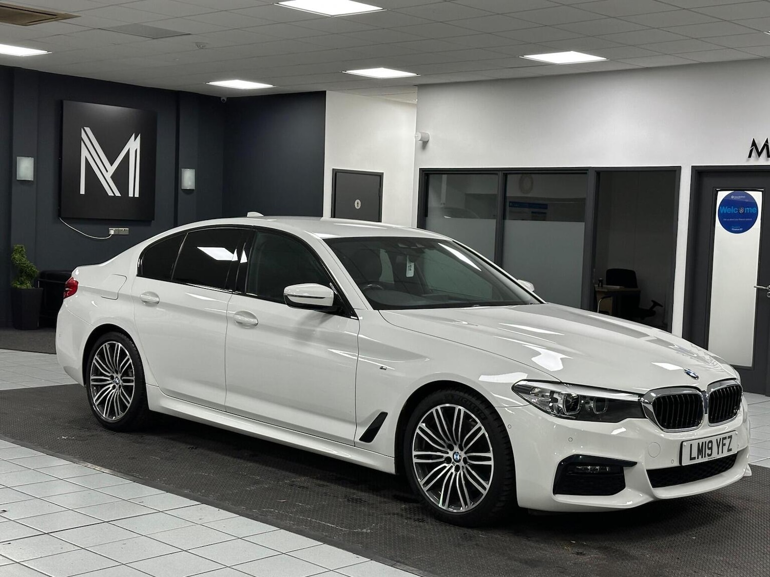 Used BMW 5 Series 2019 for sale - 76656135: Photo 2