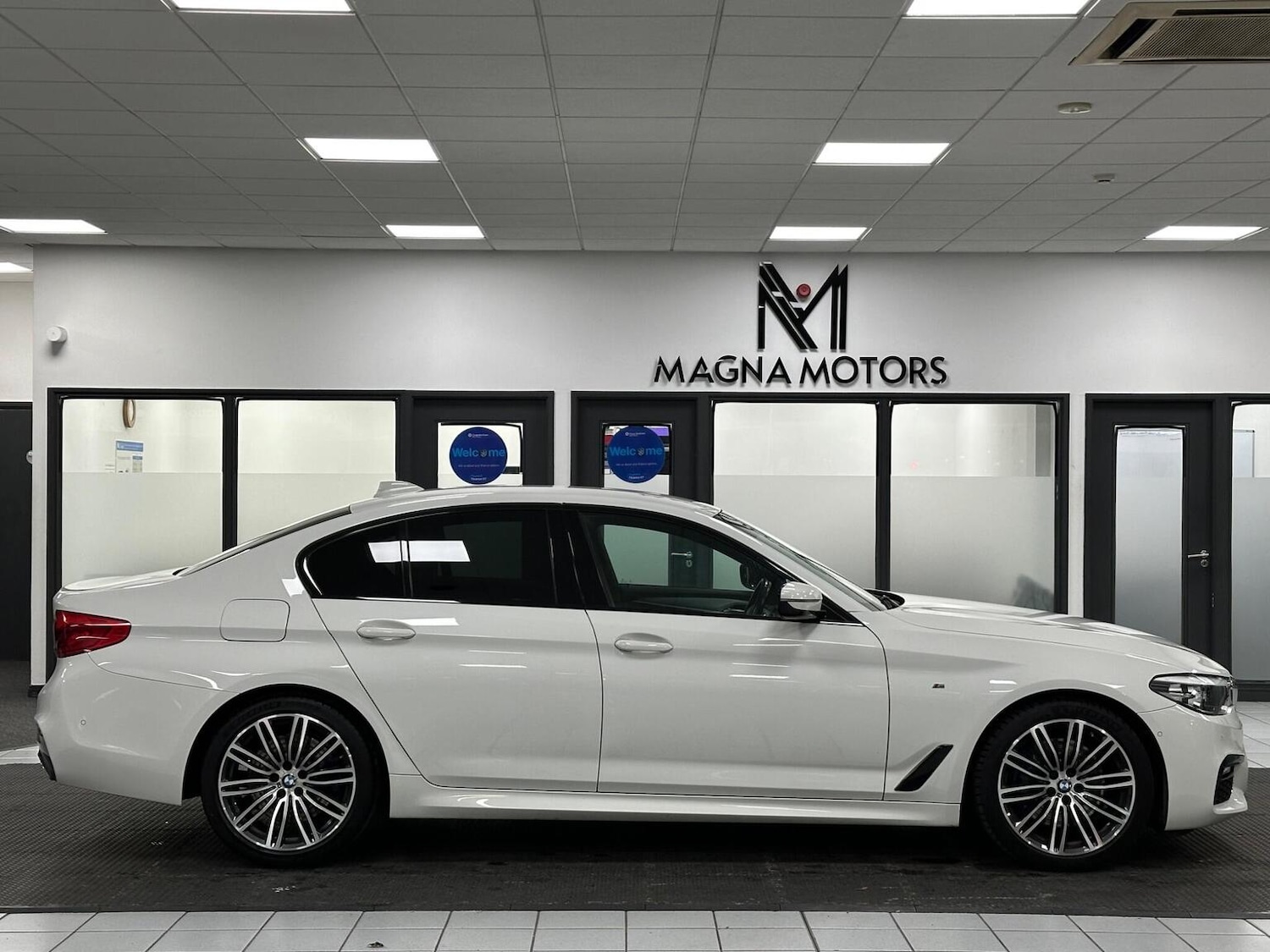 Used BMW 5 Series 2019 for sale - 76656135: Photo 3