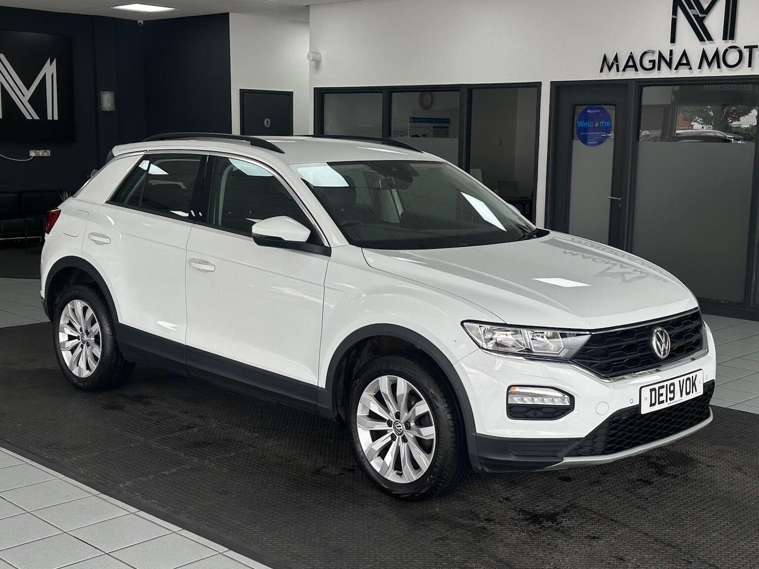 Used Volkswagen T-Roc 2019 for sale - 76656263: Photo 1
