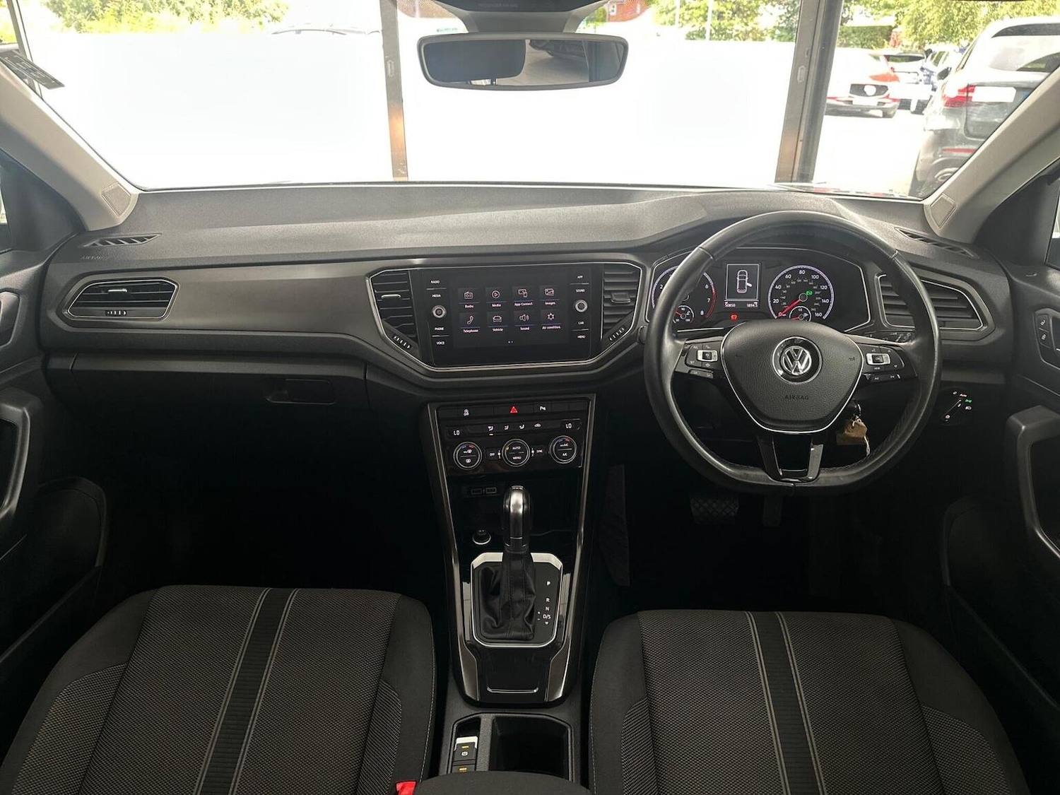 Used Volkswagen T-Roc 2019 for sale - 76656263: Photo 18