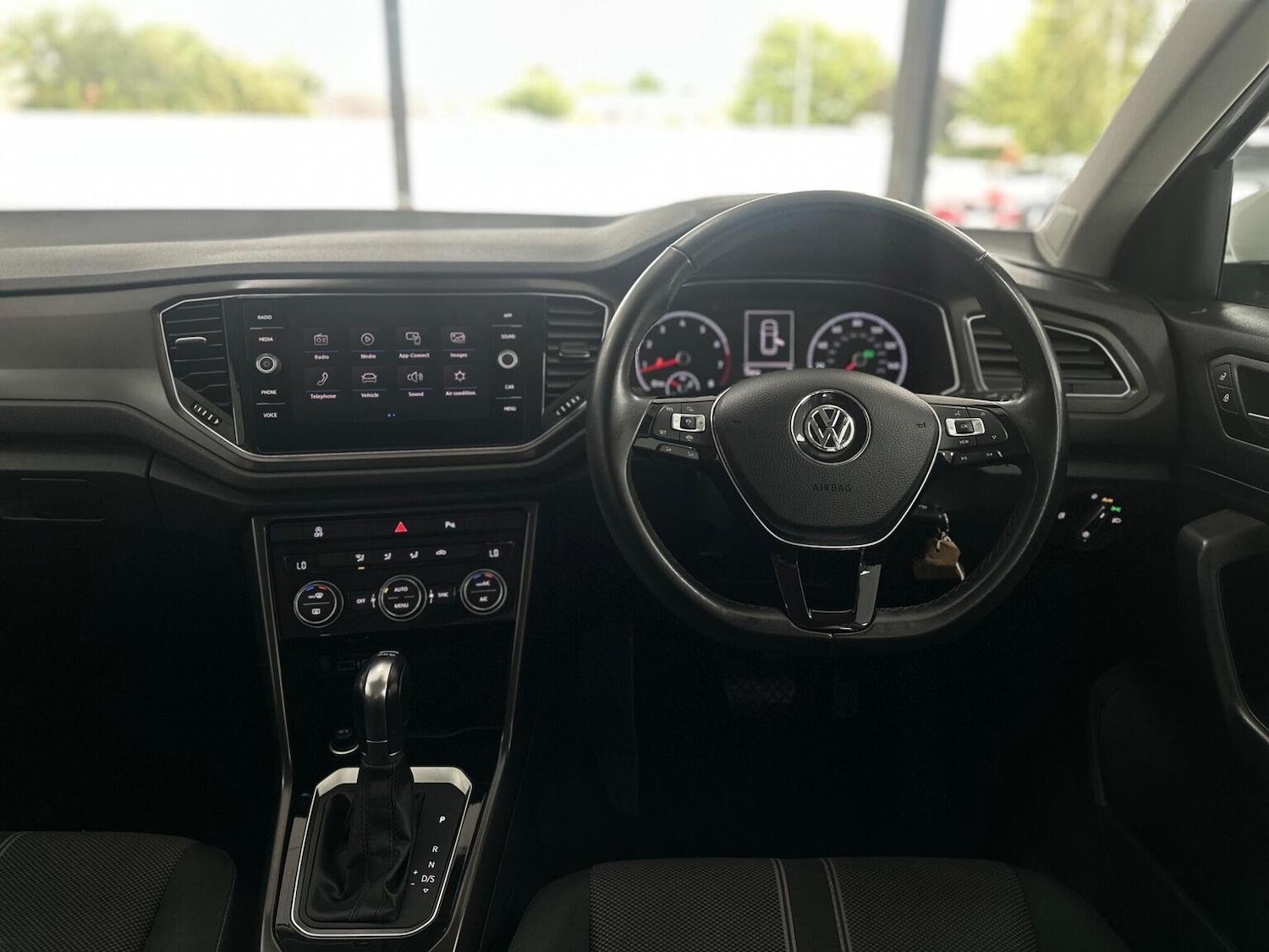 Used Volkswagen T-Roc 2019 for sale - 76656263: Photo 19