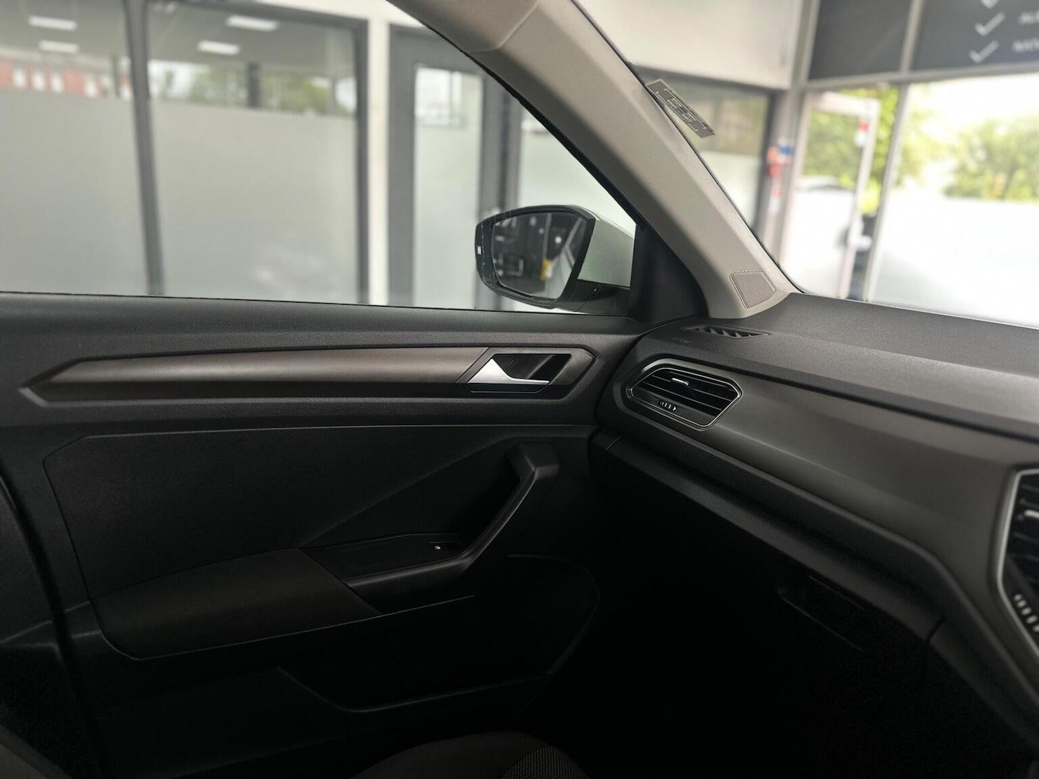 Used Volkswagen T-Roc 2019 for sale - 76656263: Photo 31