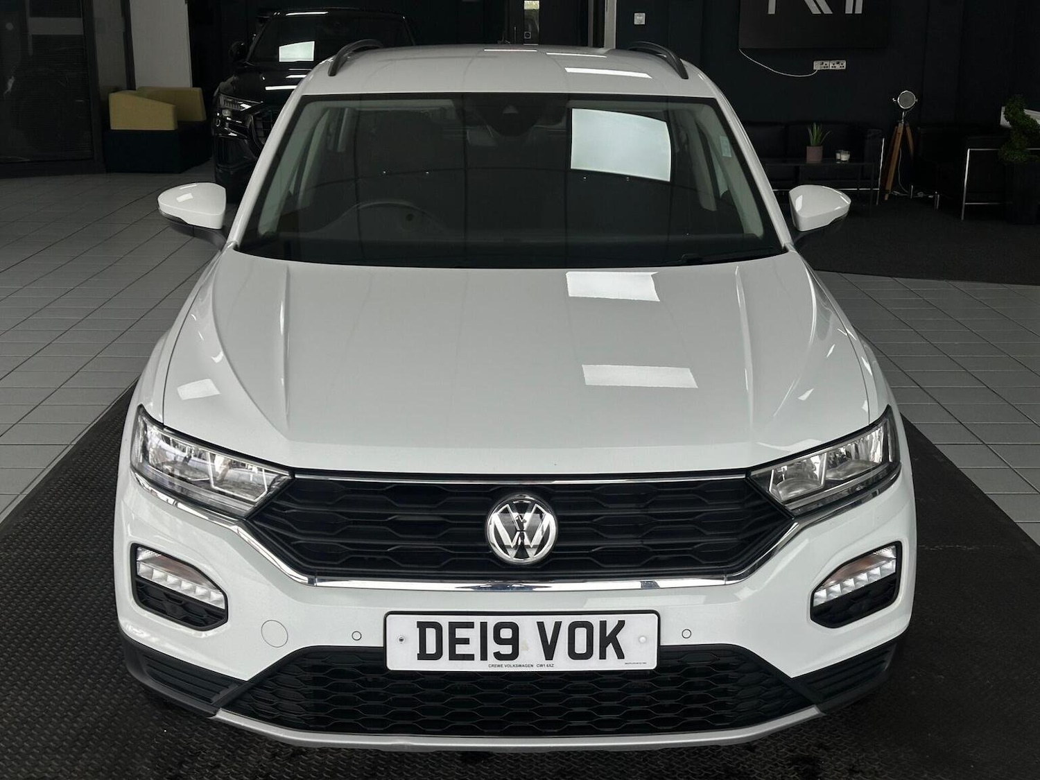 Used Volkswagen T-Roc 2019 for sale - 76656263: Photo 4