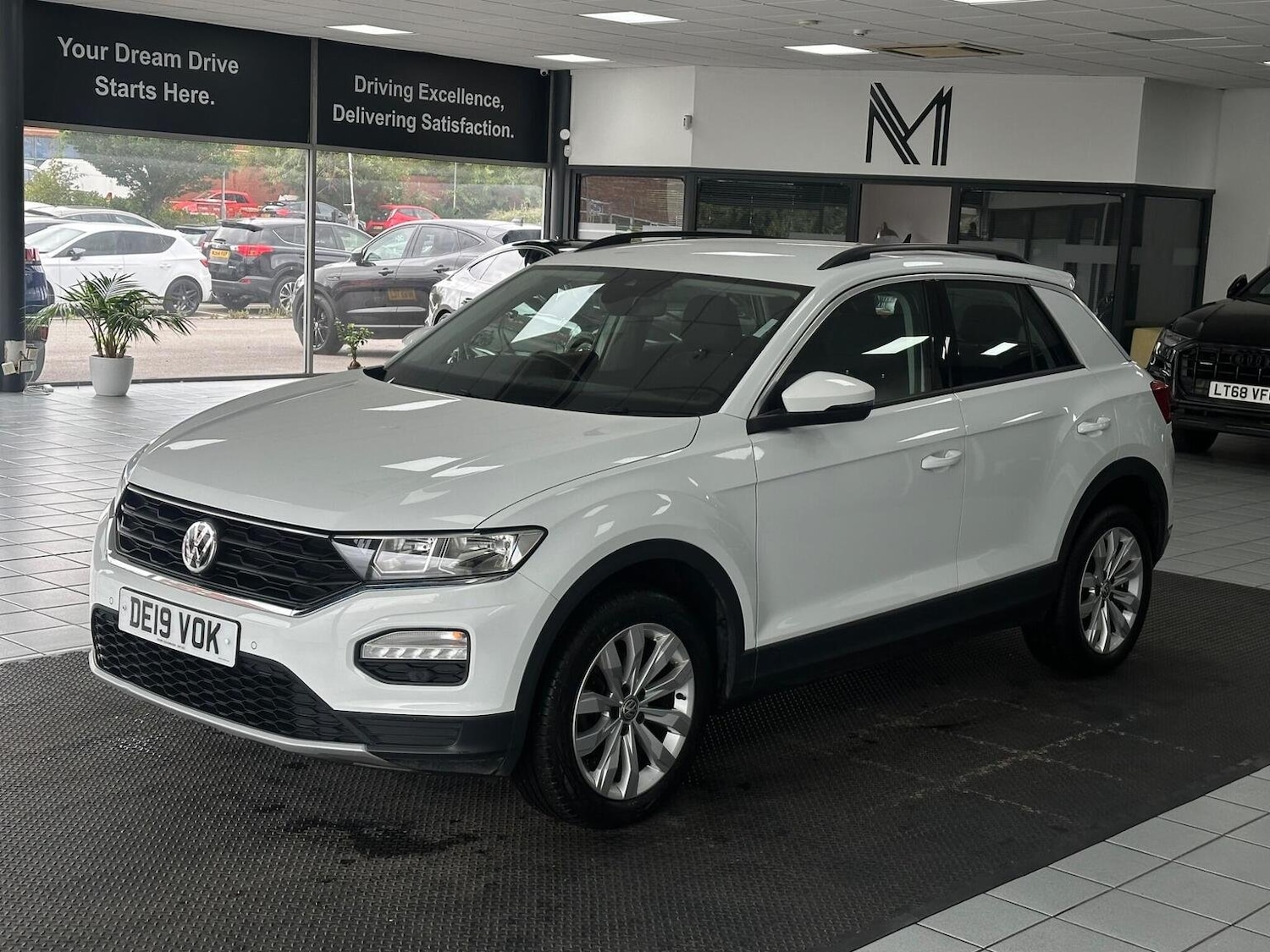 Used Volkswagen T-Roc 2019 for sale - 76656263: Photo 5