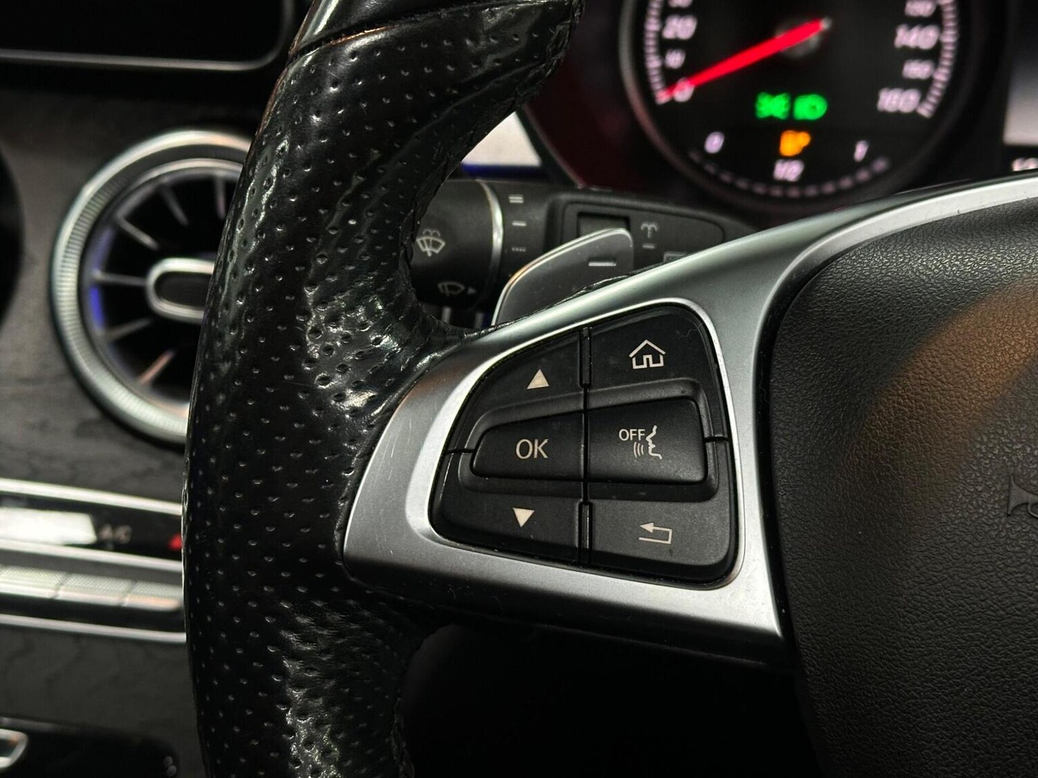 Used Mercedes-Benz GLC 2017 for sale - 76655996: Photo 27