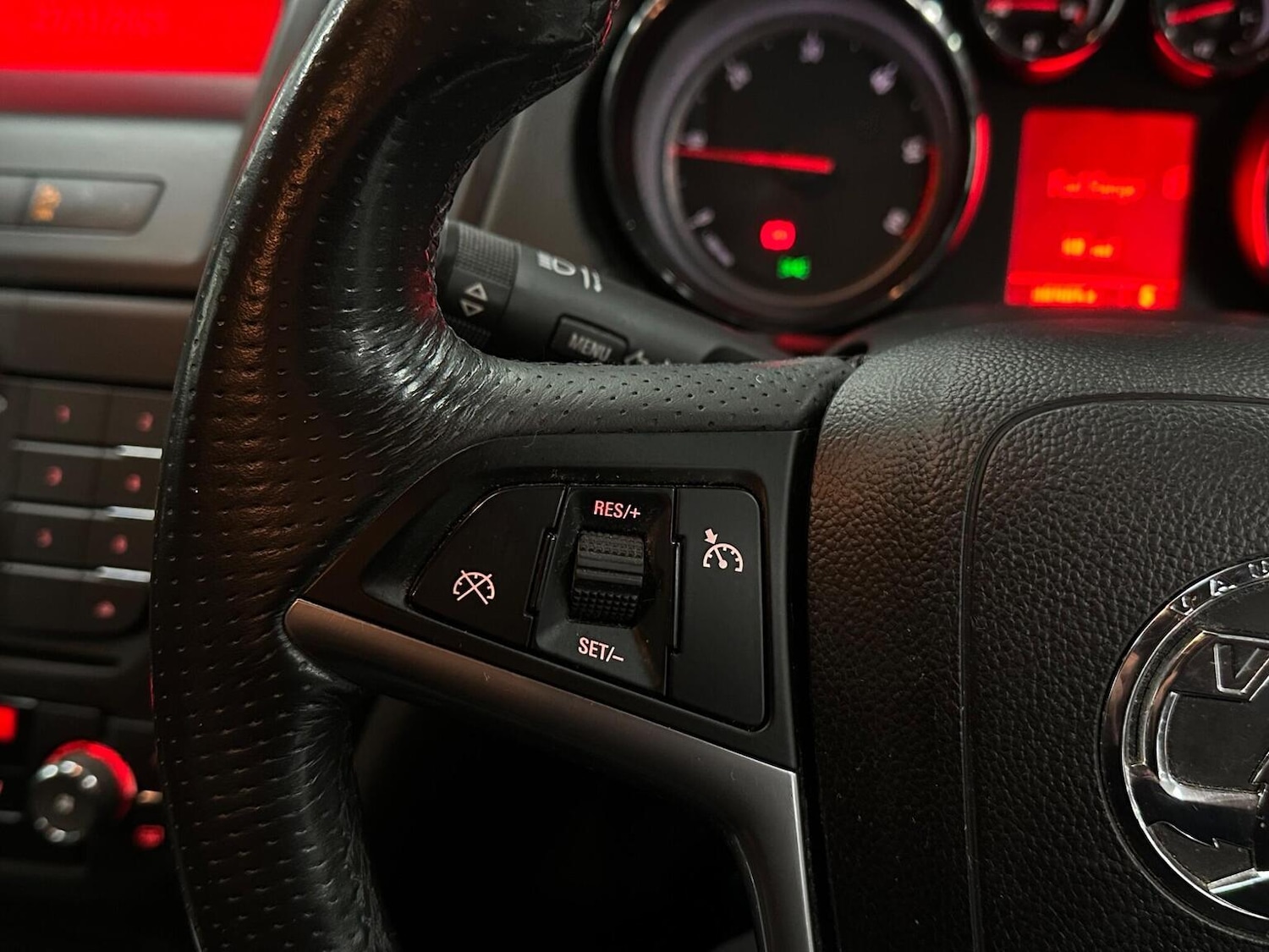 Used Vauxhall Insignia 2011 for sale - 76734796: Photo 16