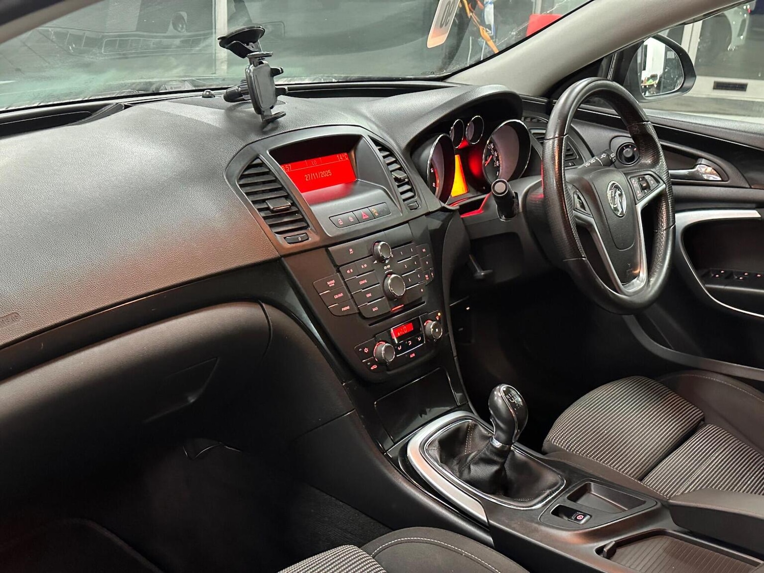 Used Vauxhall Insignia 2011 for sale - 76734796: Photo 27