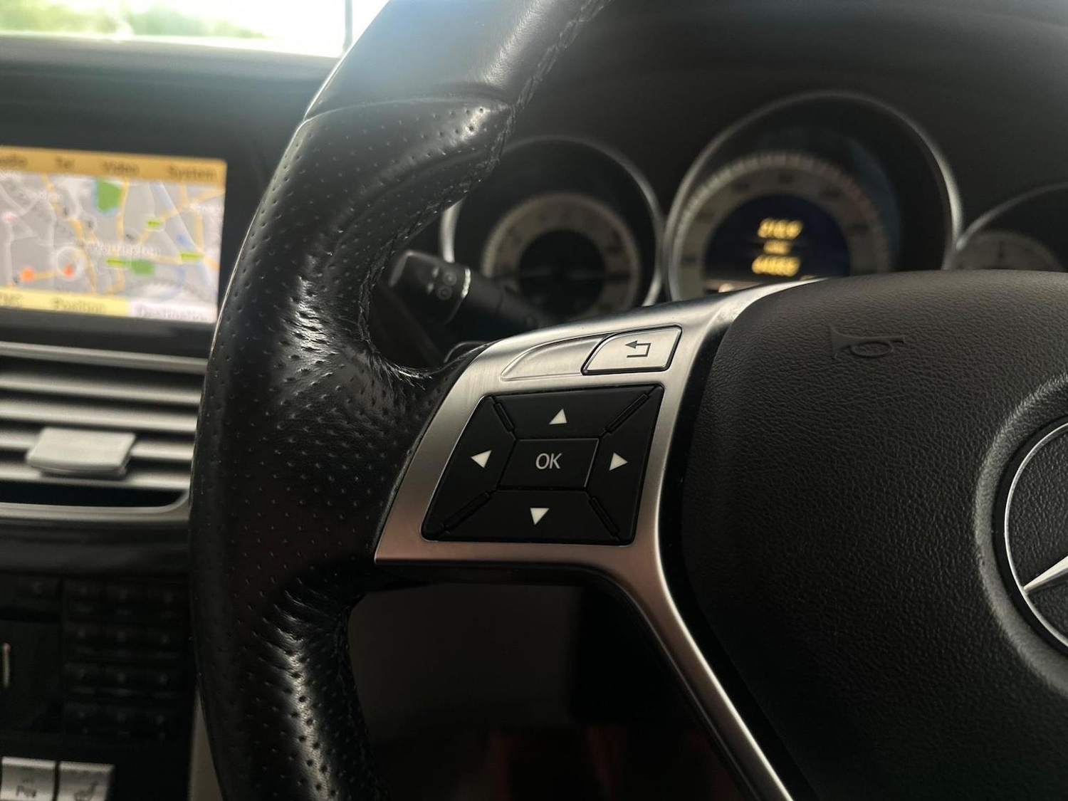 Used Mercedes-Benz CLS 2011 for sale - 76656252: Photo 25