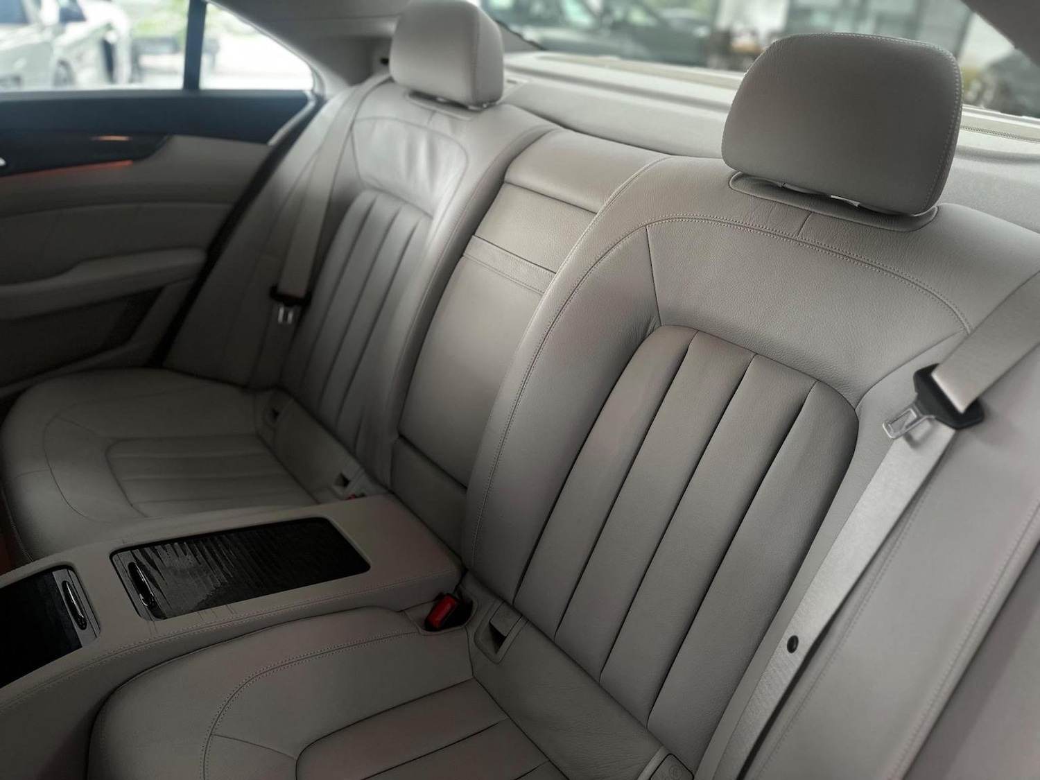 Used Mercedes-Benz CLS 2011 for sale - 76656252: Photo 38