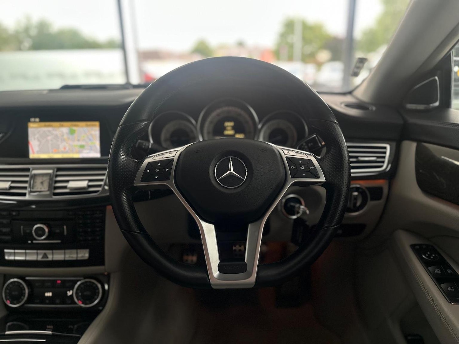 Used Mercedes-Benz CLS 2011 for sale - 76931419: Photo 19