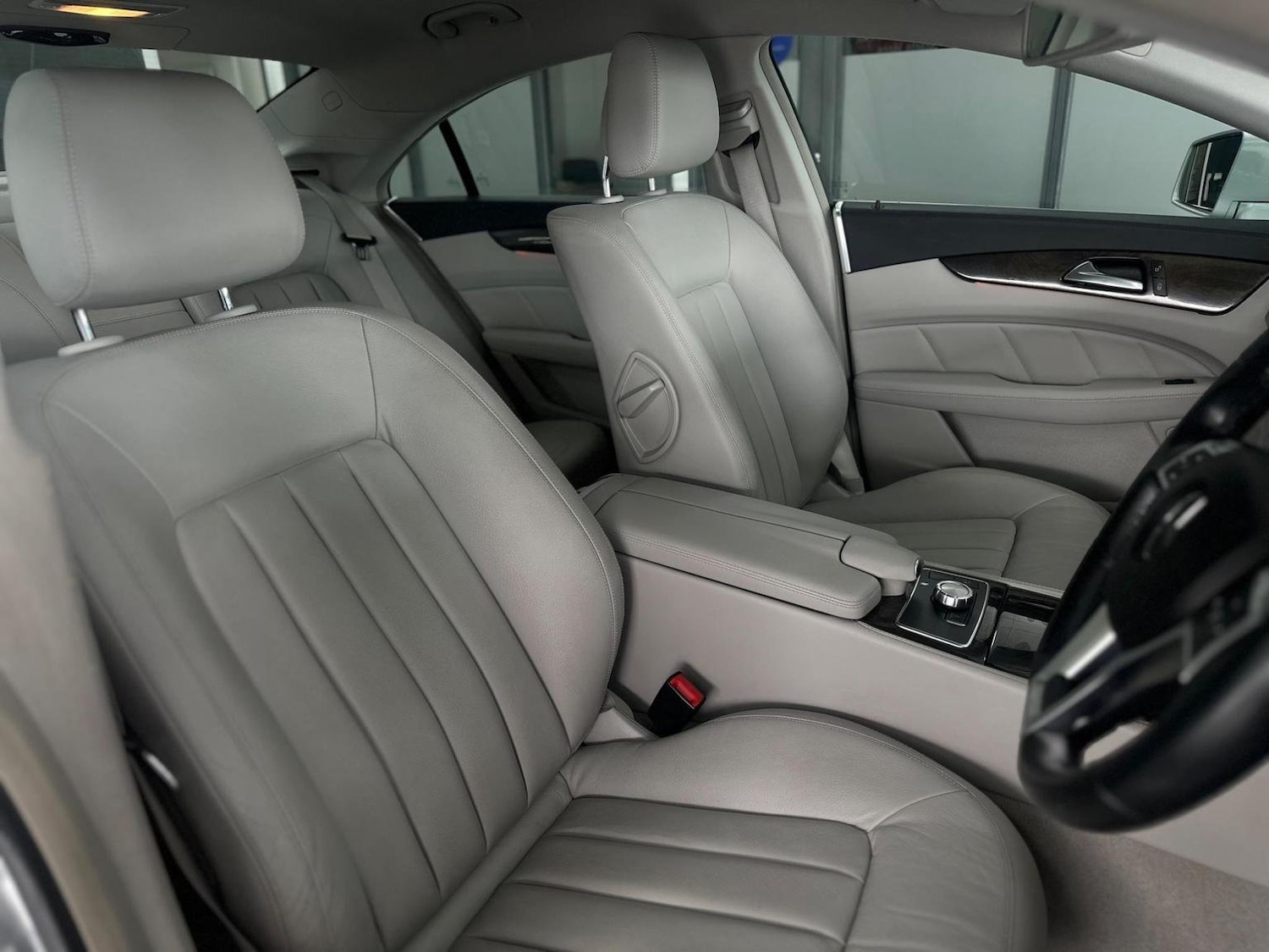 Used Mercedes-Benz CLS 2011 for sale - 76931419: Photo 23