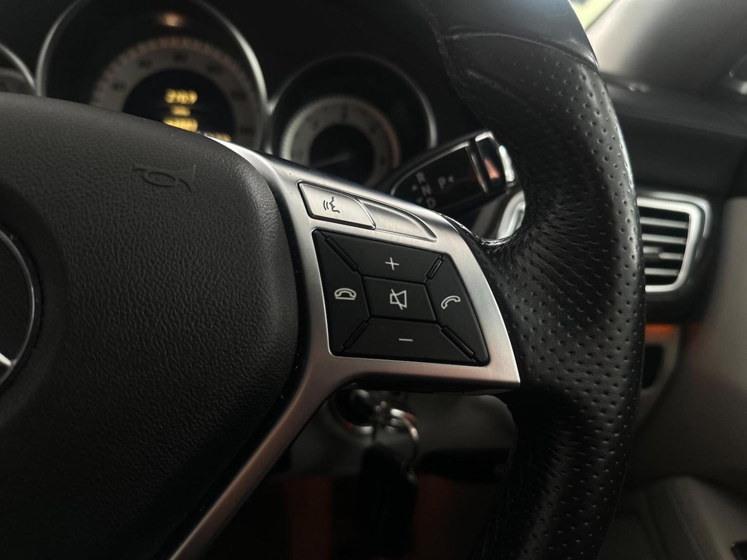 Used Mercedes-Benz CLS 2011 for sale - 76931419: Photo 26