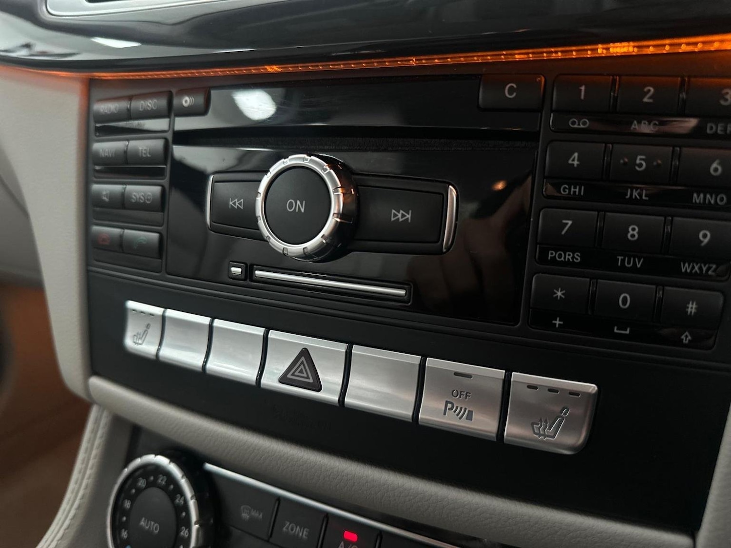 Used Mercedes-Benz CLS 2011 for sale - 76931419: Photo 29