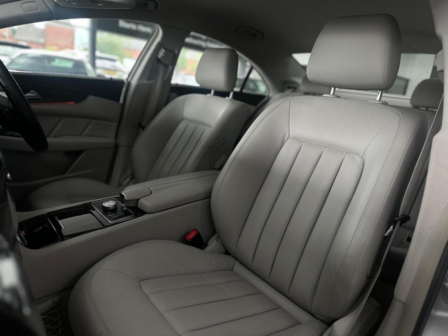 Used Mercedes-Benz CLS 2011 for sale - 76931419: Photo 41