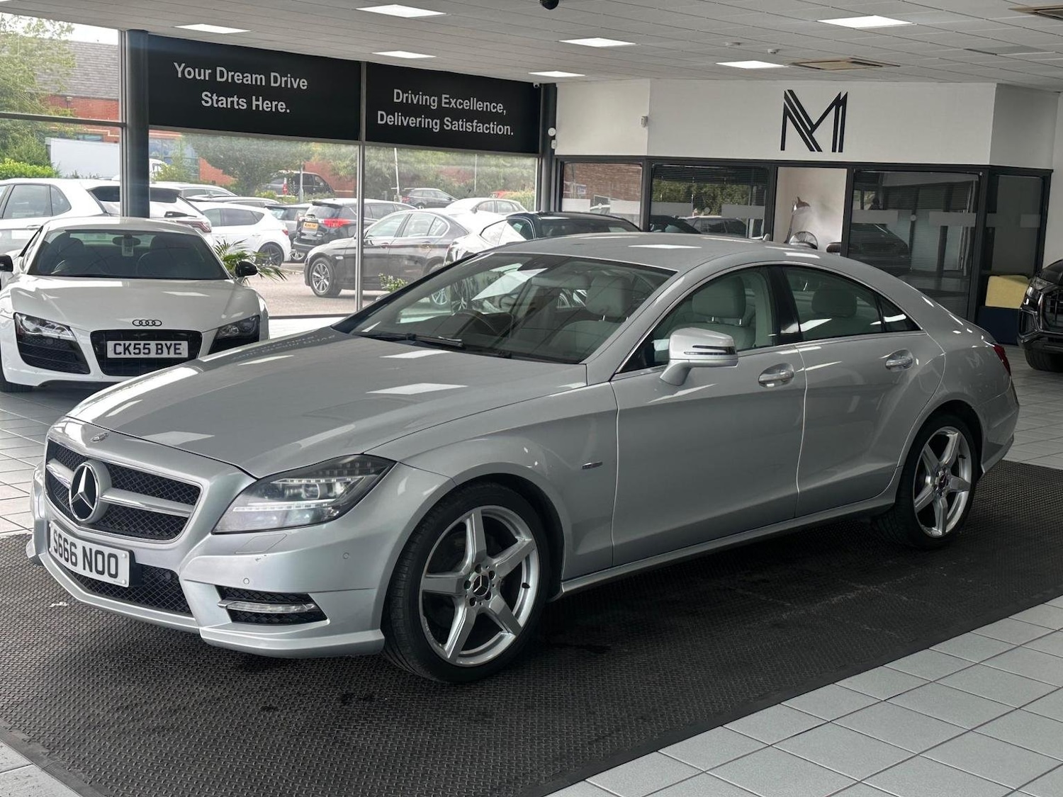 Used Mercedes-Benz CLS 2011 for sale - 76931419: Photo 5