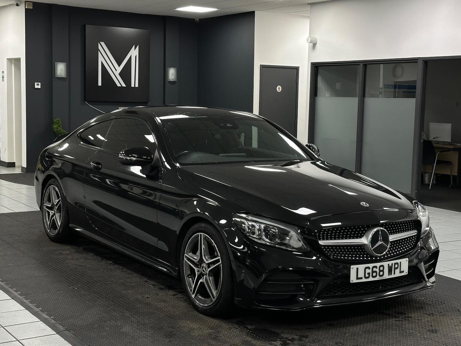 Used Mercedes-Benz C Class 2018 for sale - 76656148: Photo 2