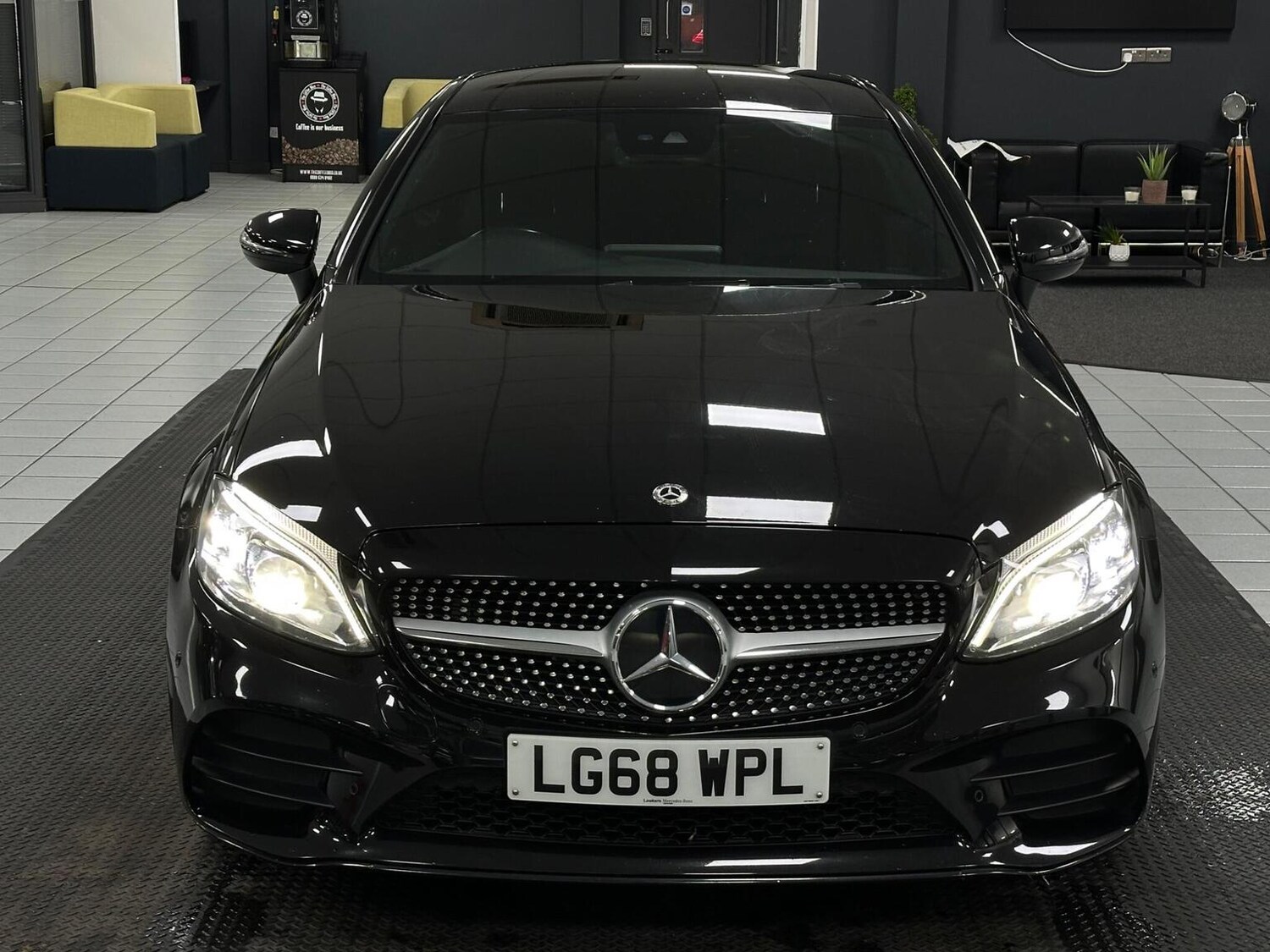 Used Mercedes-Benz C Class 2018 for sale - 76656148: Photo 4