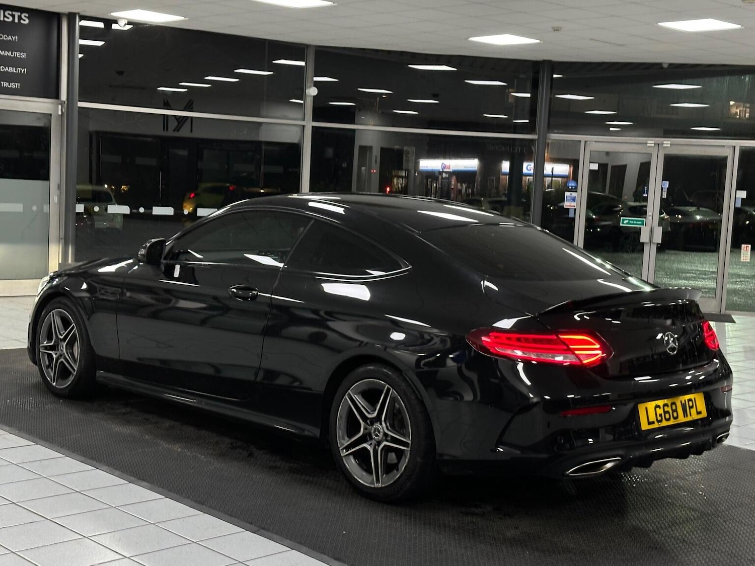 Used Mercedes-Benz C Class 2018 for sale - 76656148: Photo 8