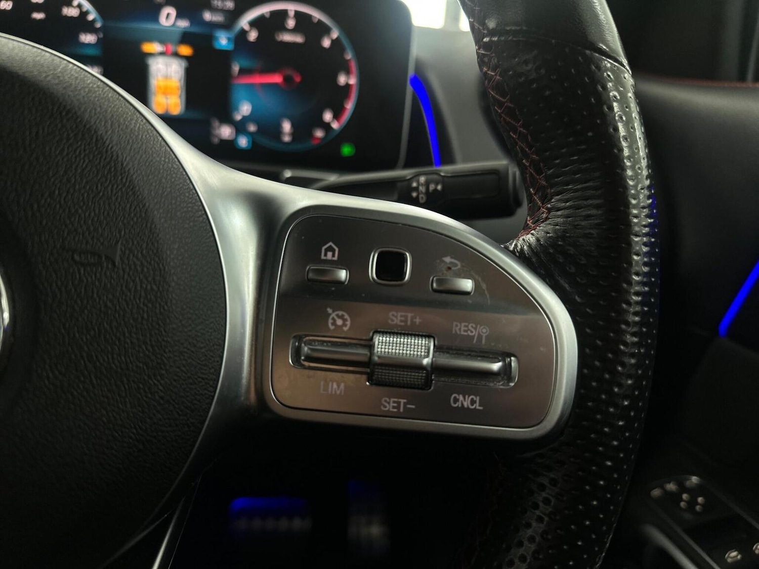 Used Mercedes-Benz GLB 2020 for sale - 76656124: Photo 27