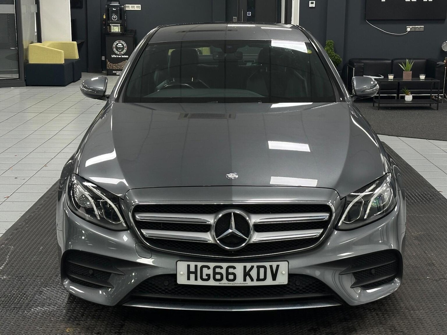 Used Mercedes-Benz E Class 2017 for sale - 76712709: Photo 4