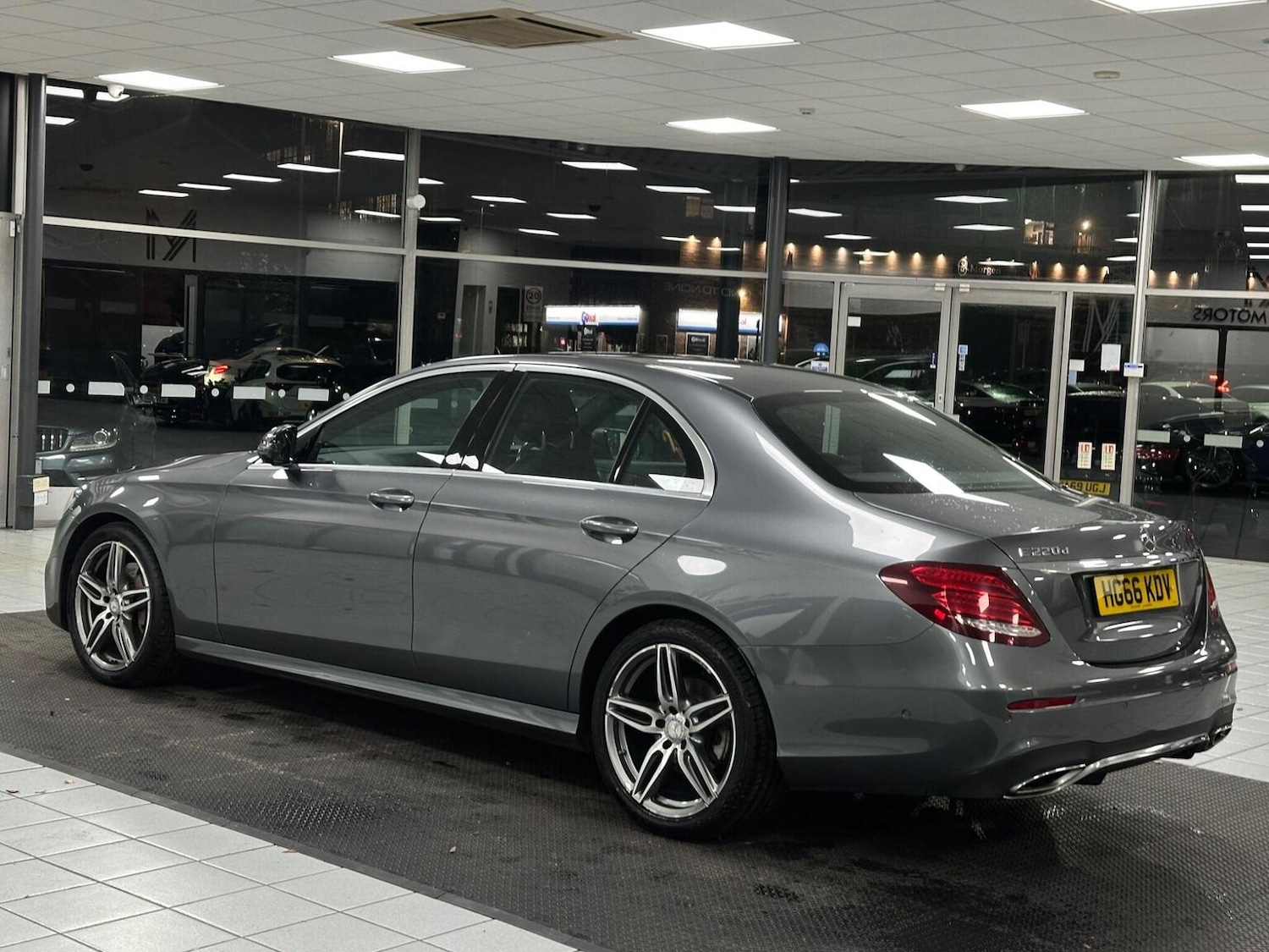 Used Mercedes-Benz E Class 2017 for sale - 76712709: Photo 9