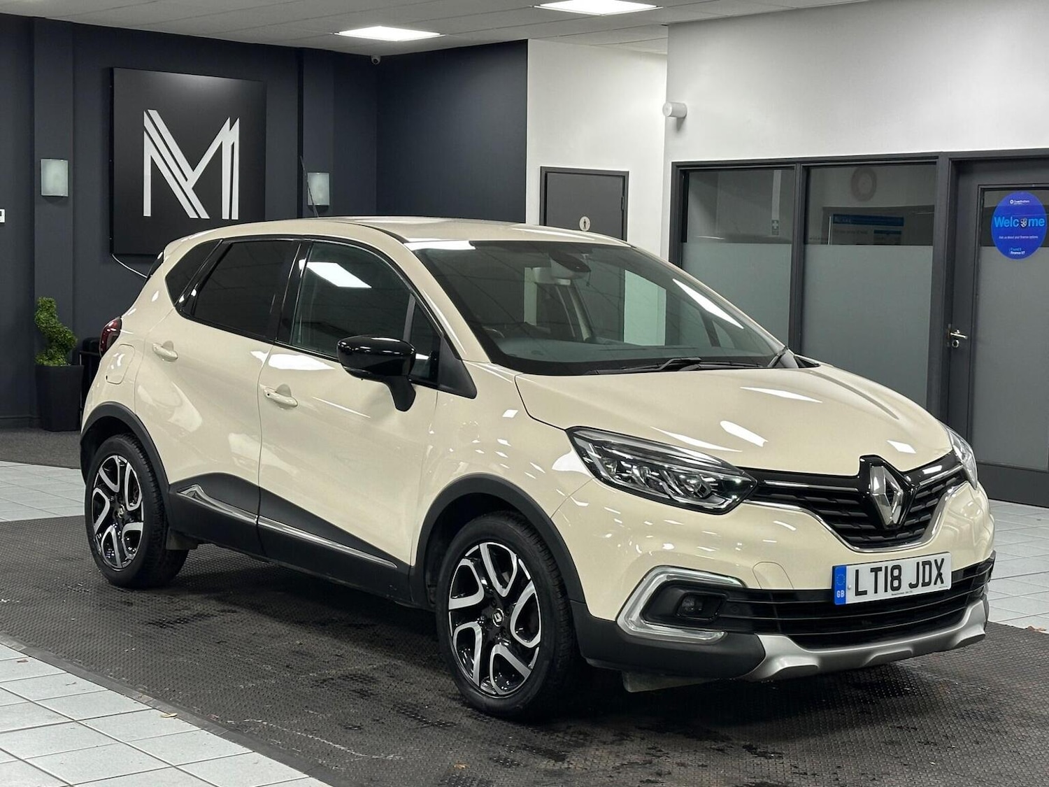 Used Renault Captur 2018 for sale - 76699282: Photo 1