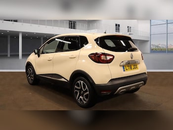 Used Renault Captur 2018 for sale - 76699282: Photo