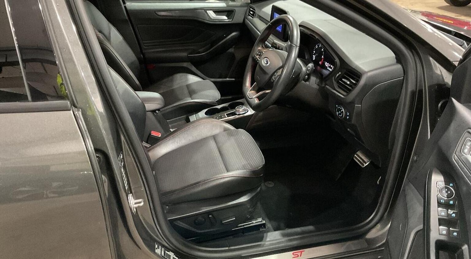 Used Ford Focus 2019 for sale - 76924335: Photo 5